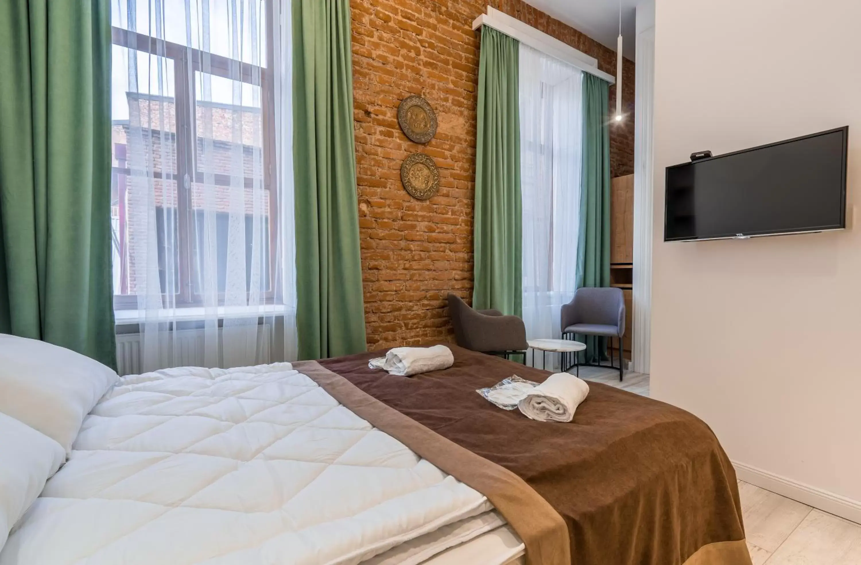 Deluxe Double Room in Mini Hotel on Aghmashenebeli Ave Deluxe Double Room in Mini Hotel on Aghmashenebeli Ave