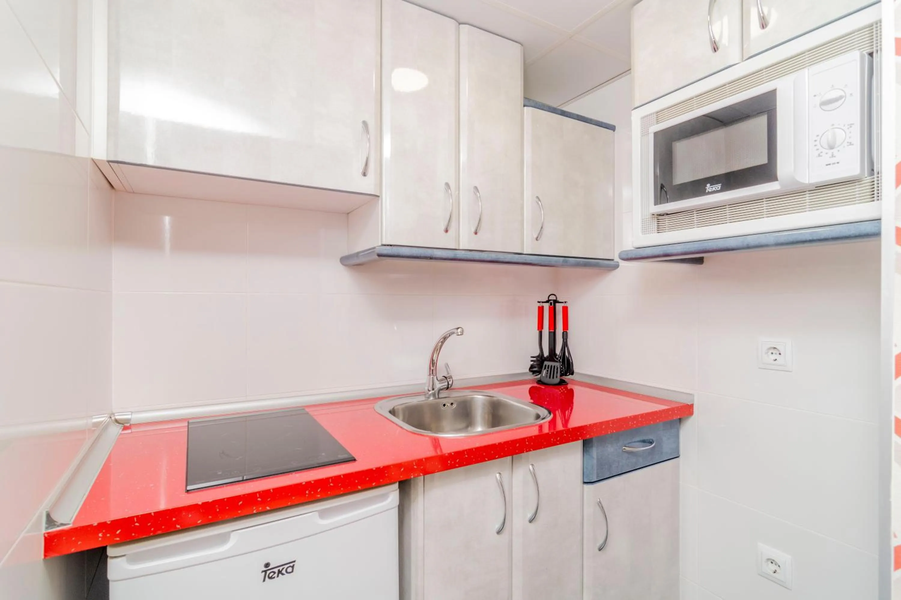 Kitchen or kitchenette in Far Home Gran Vía