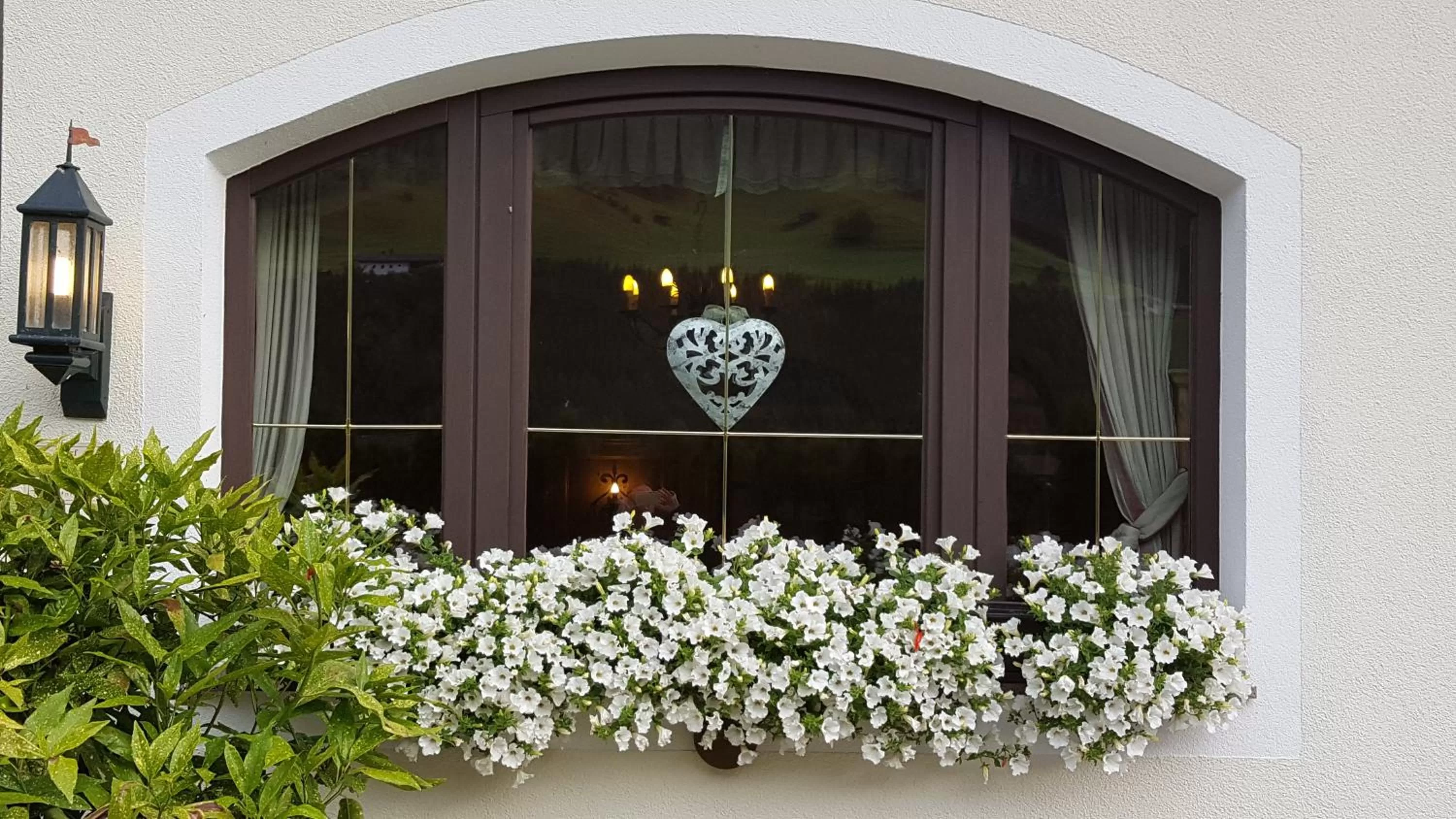 Facade/entrance in Hotel Bergjuwel