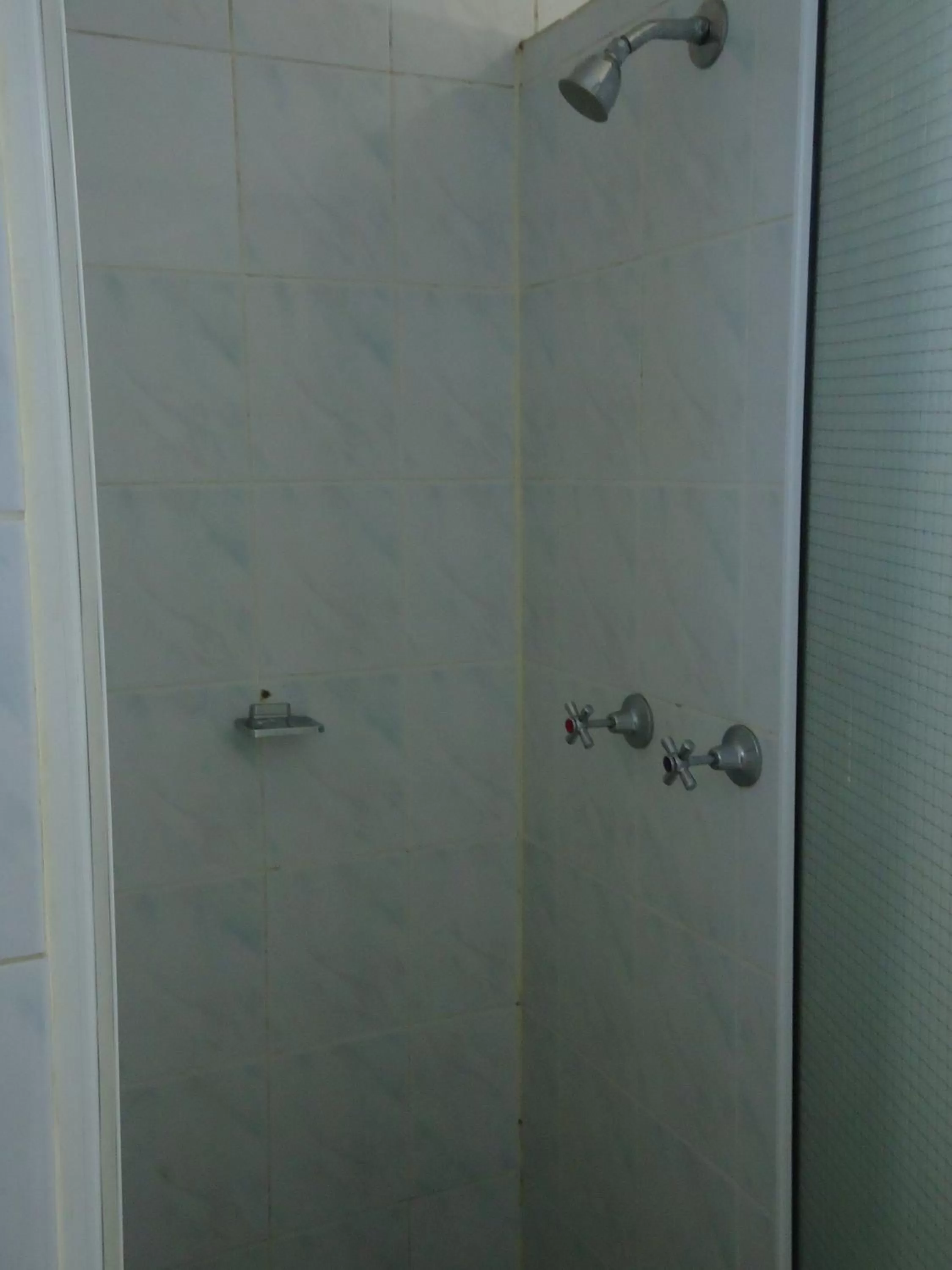 Bathroom in Bird Of Paradise Hotel