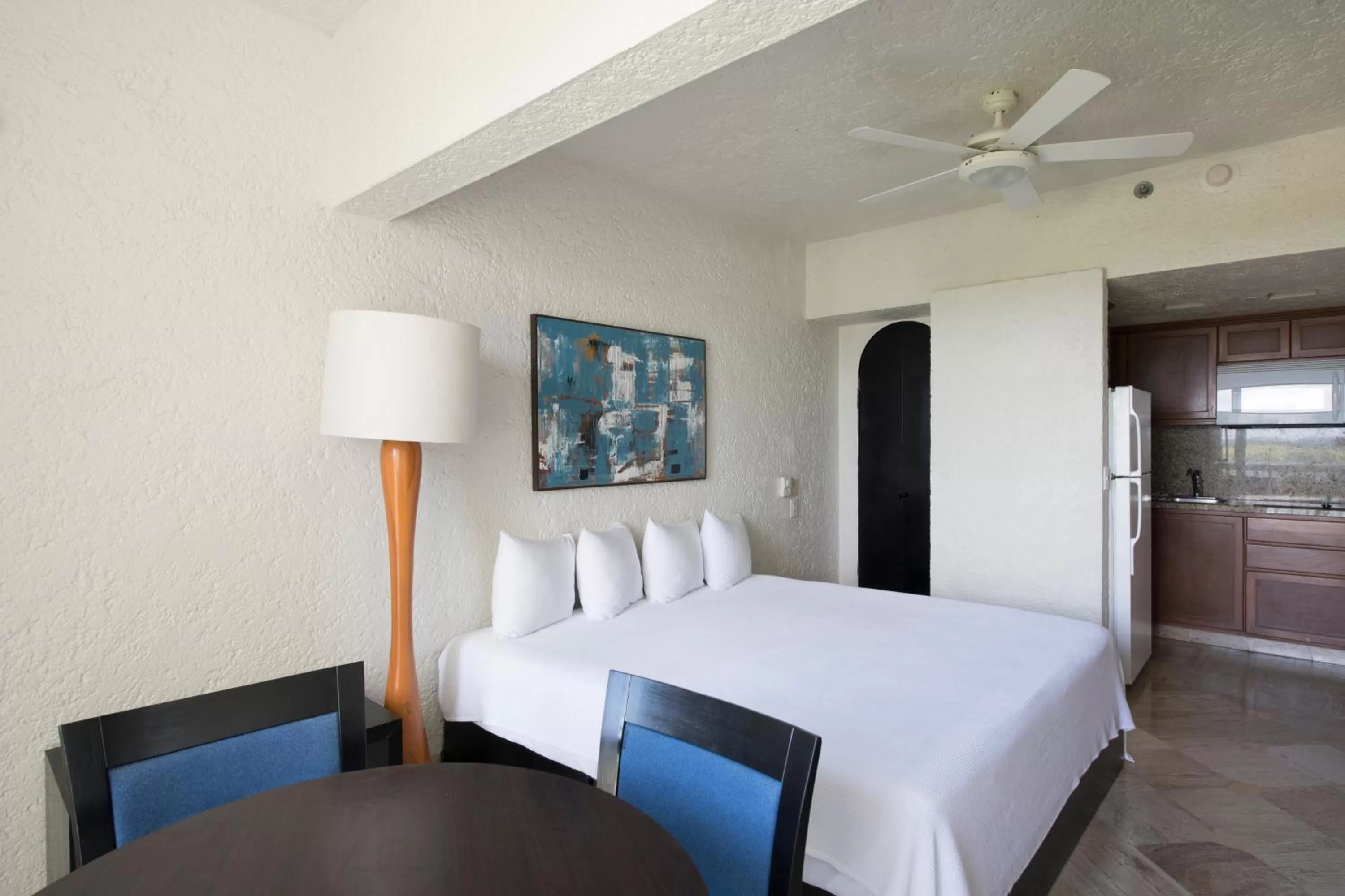 Studio w/Kitchenette in Club Regina Cancun