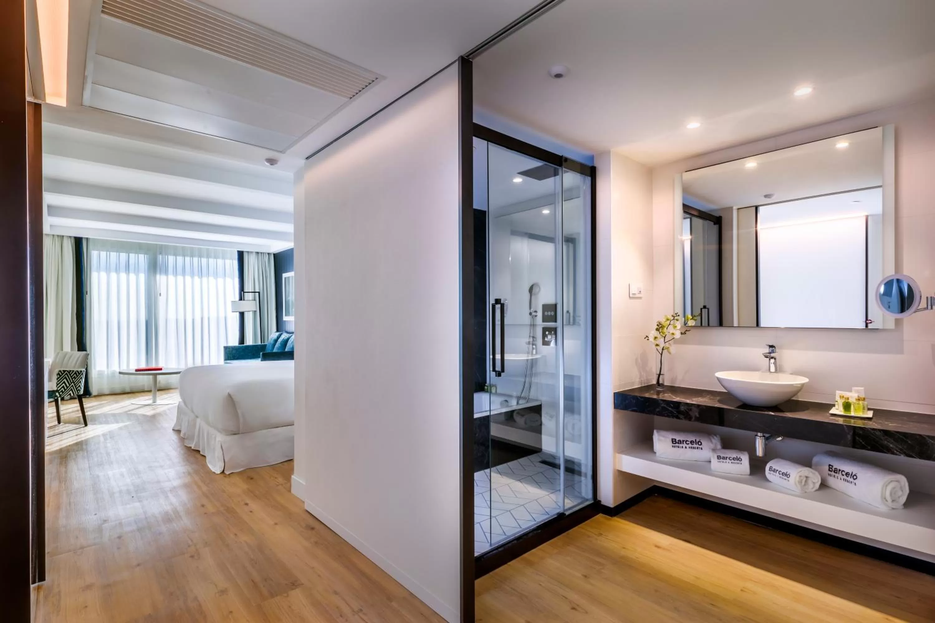 Shower, Bed in Barceló Imagine