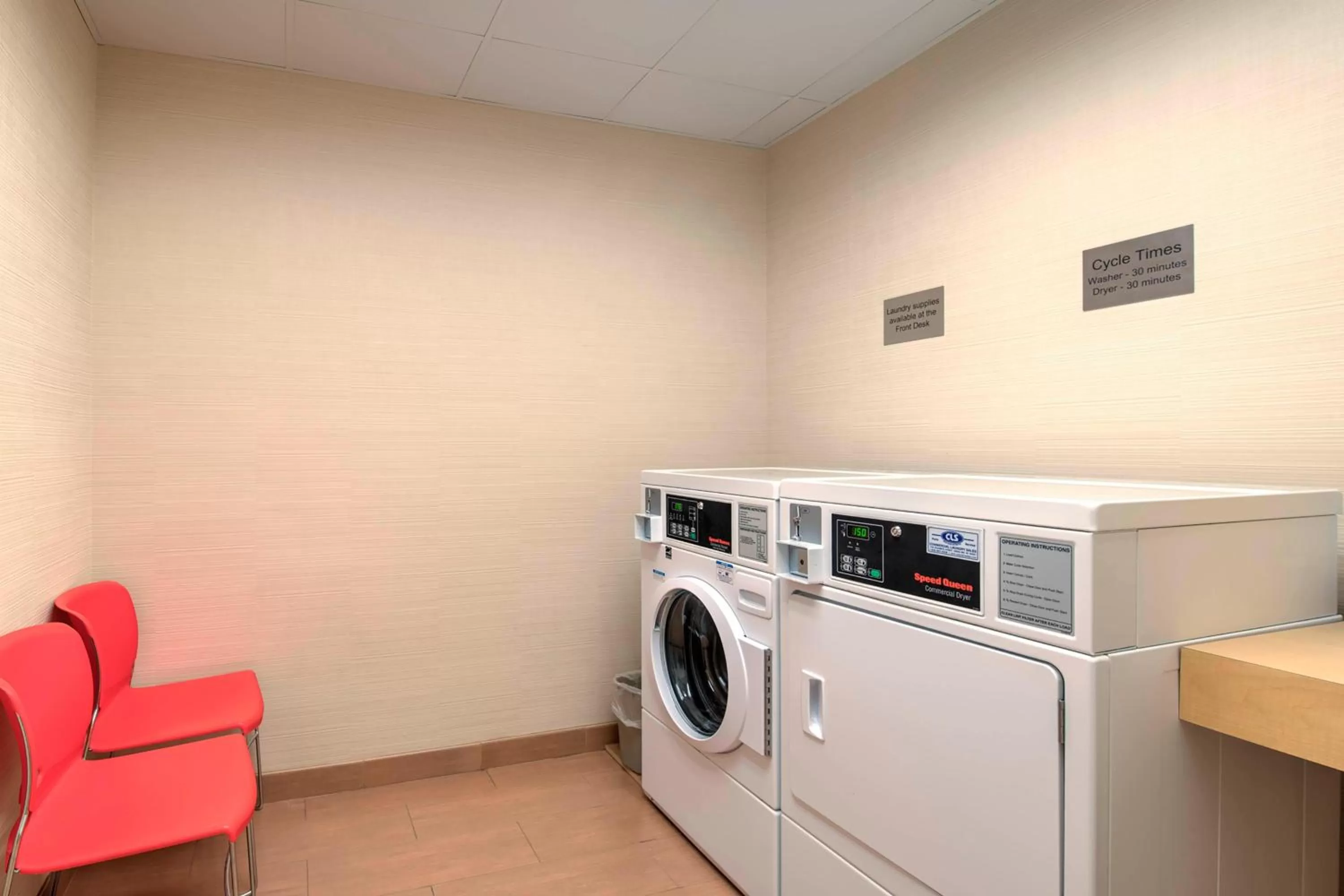 Photo of the whole room in Comfort Inn & Suites Green Bay Stadium Area