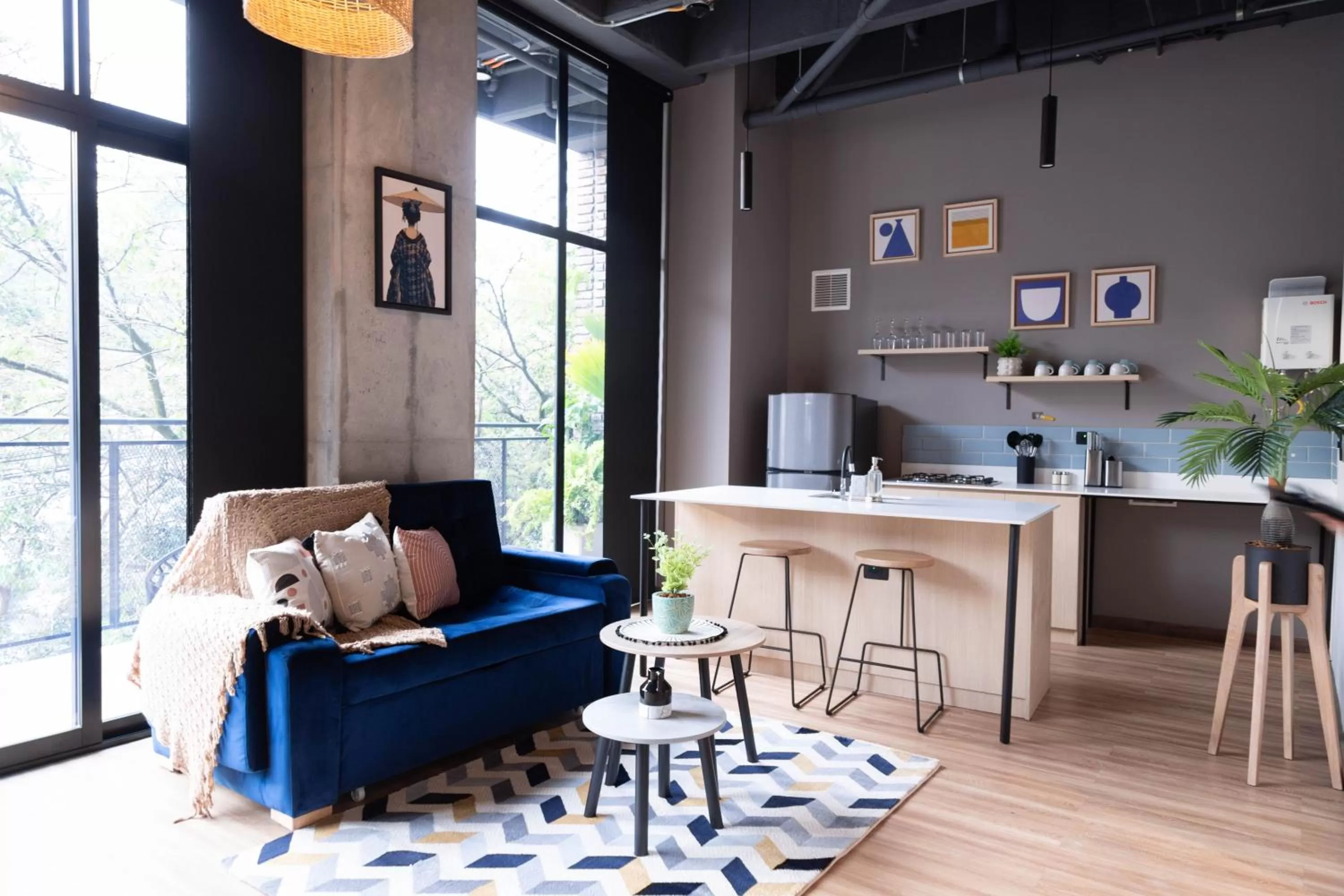 Photo of the whole room in Royal Living Poblado