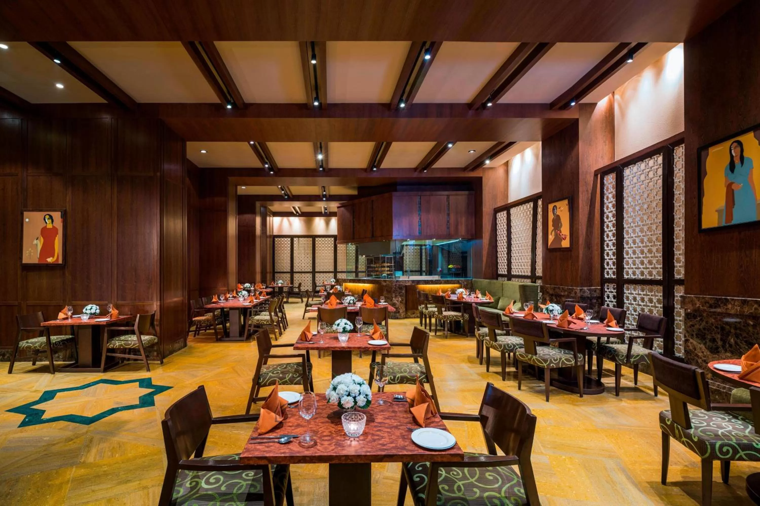 Restaurant/places to eat in Le Meridien Nagpur