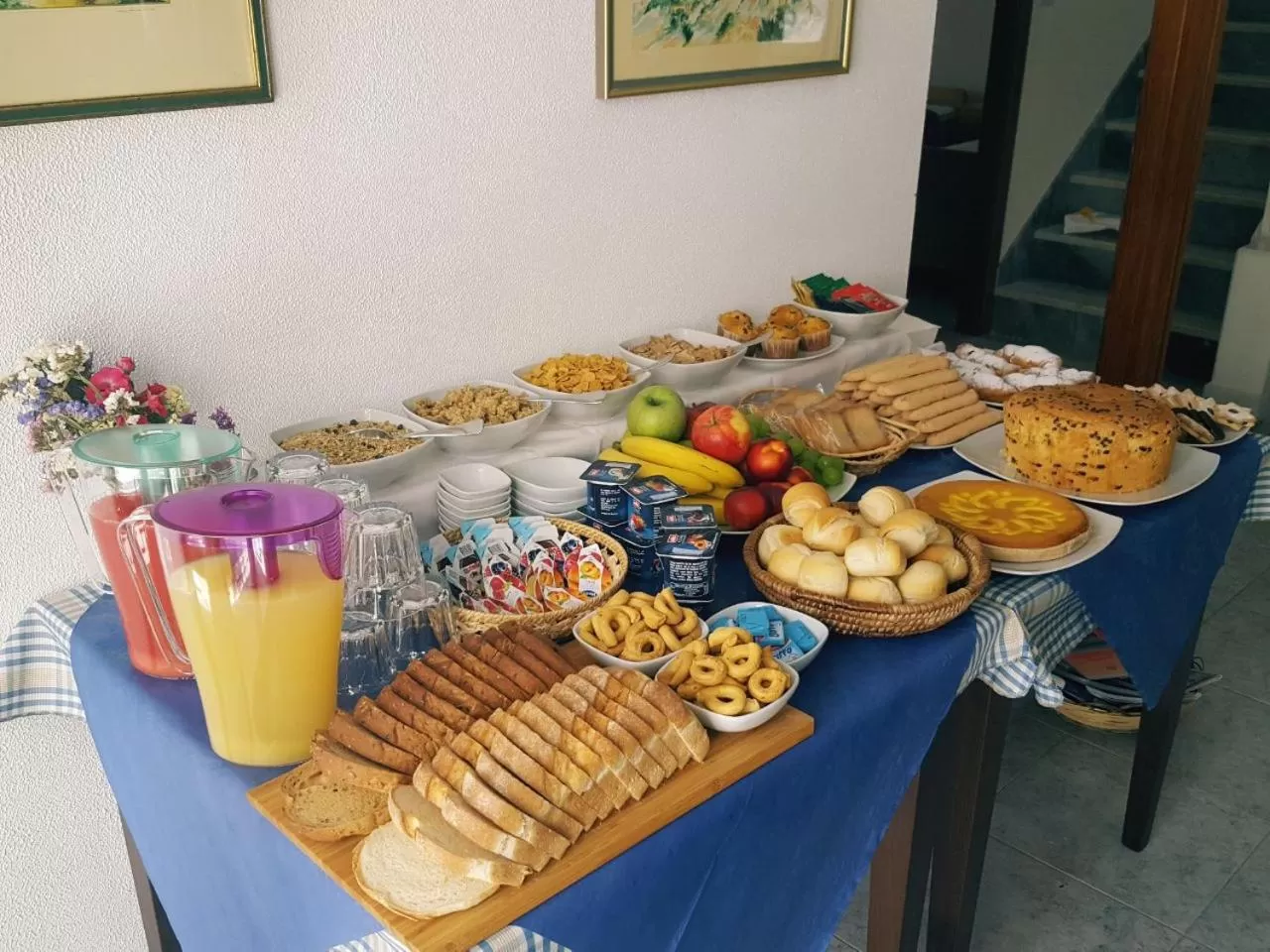 Buffet breakfast in B&B Selvaggio Blu