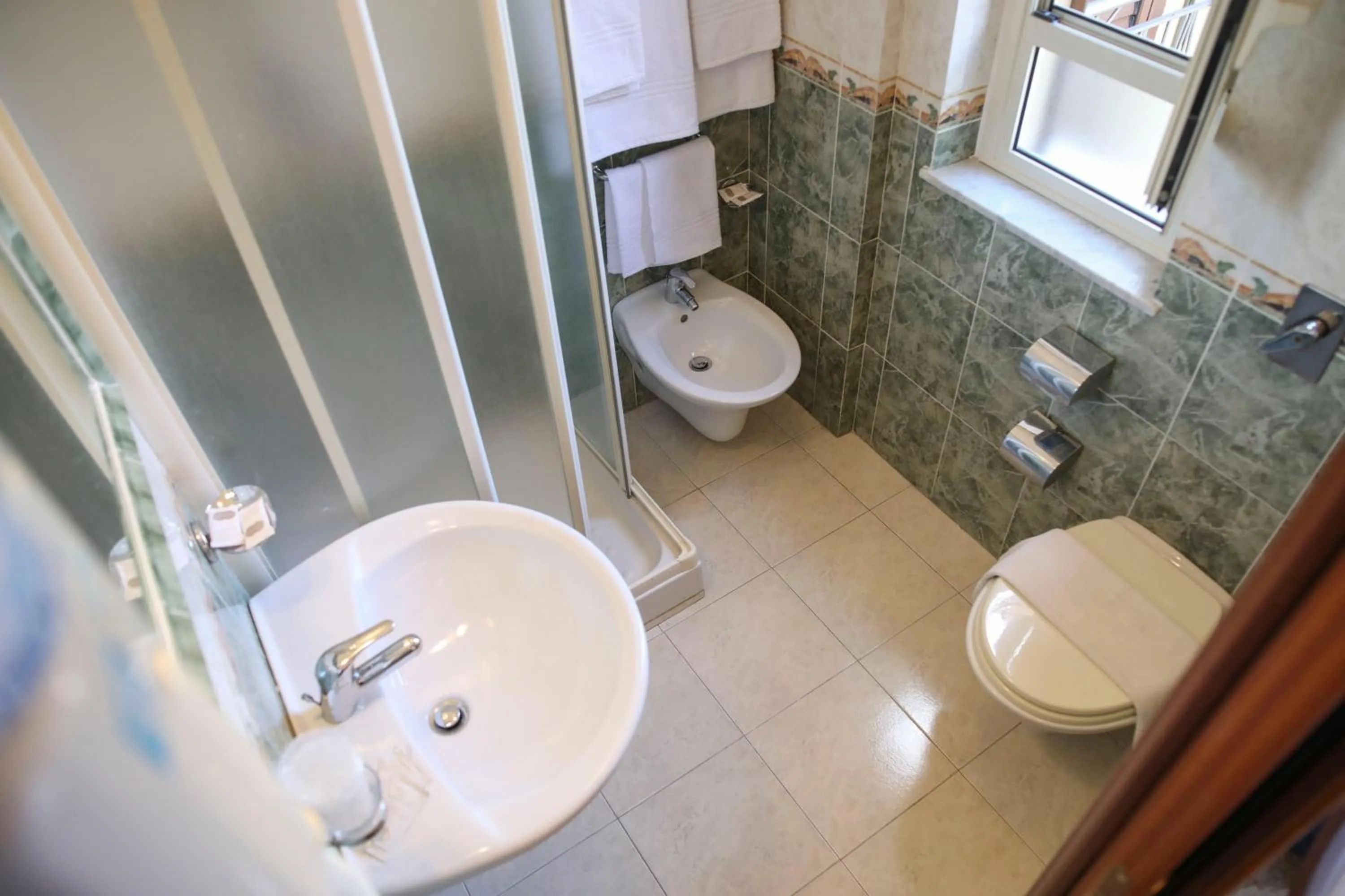 Bathroom in Hotel La Giara