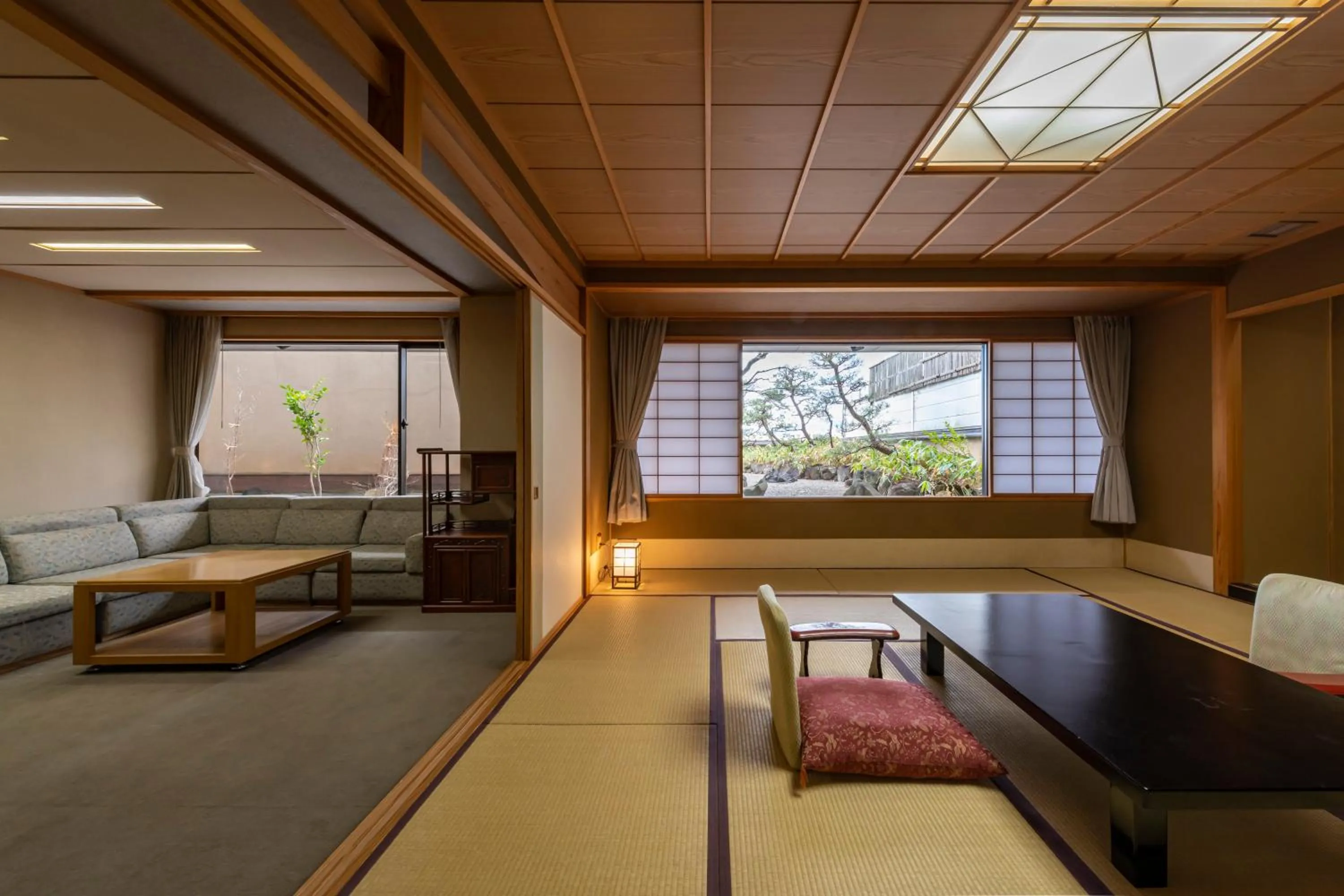 Photo of the whole room in Senkeien Tsukioka Hotel