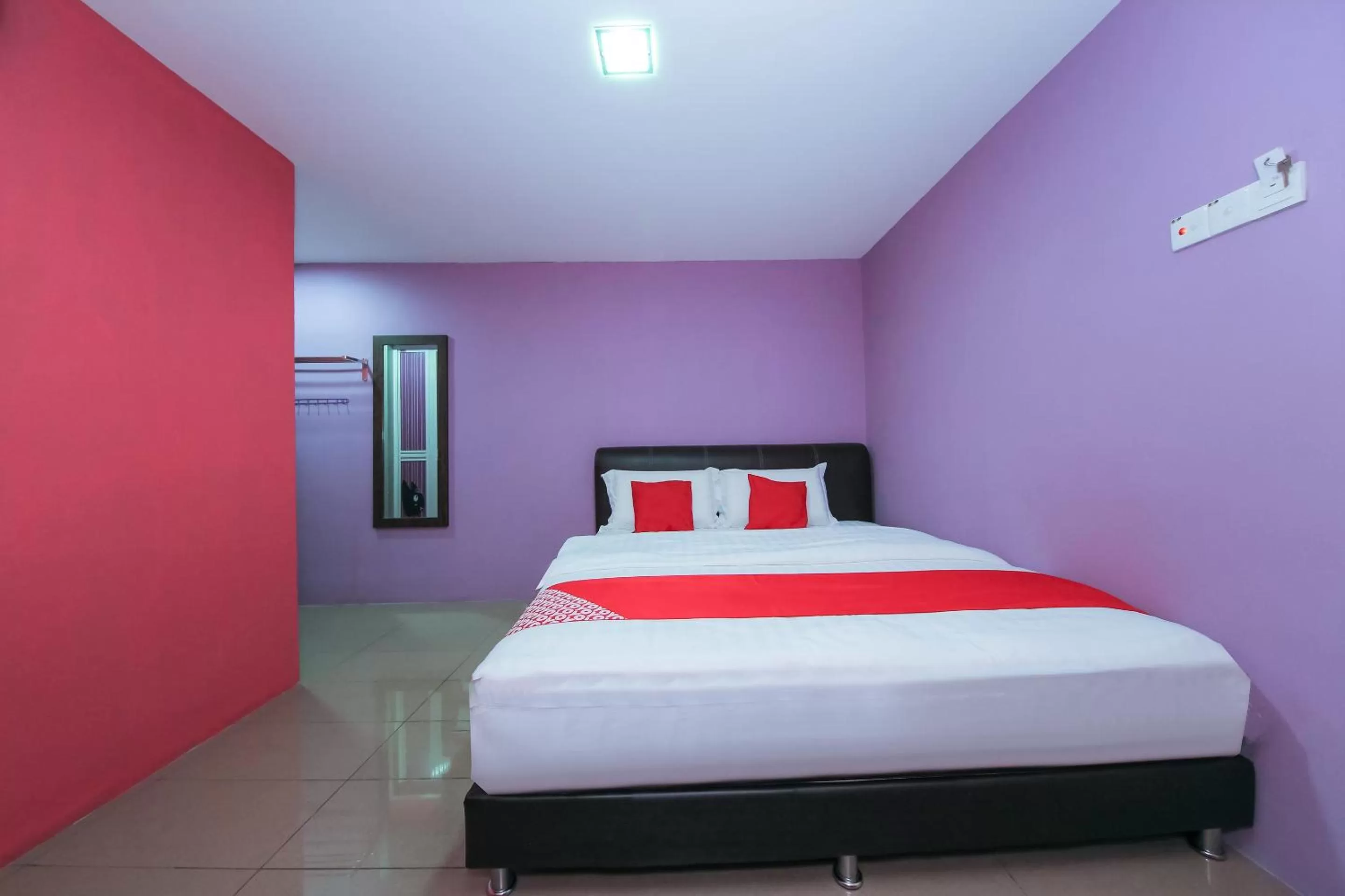 Bedroom, Bed in OYO 89650 Inn Hotel