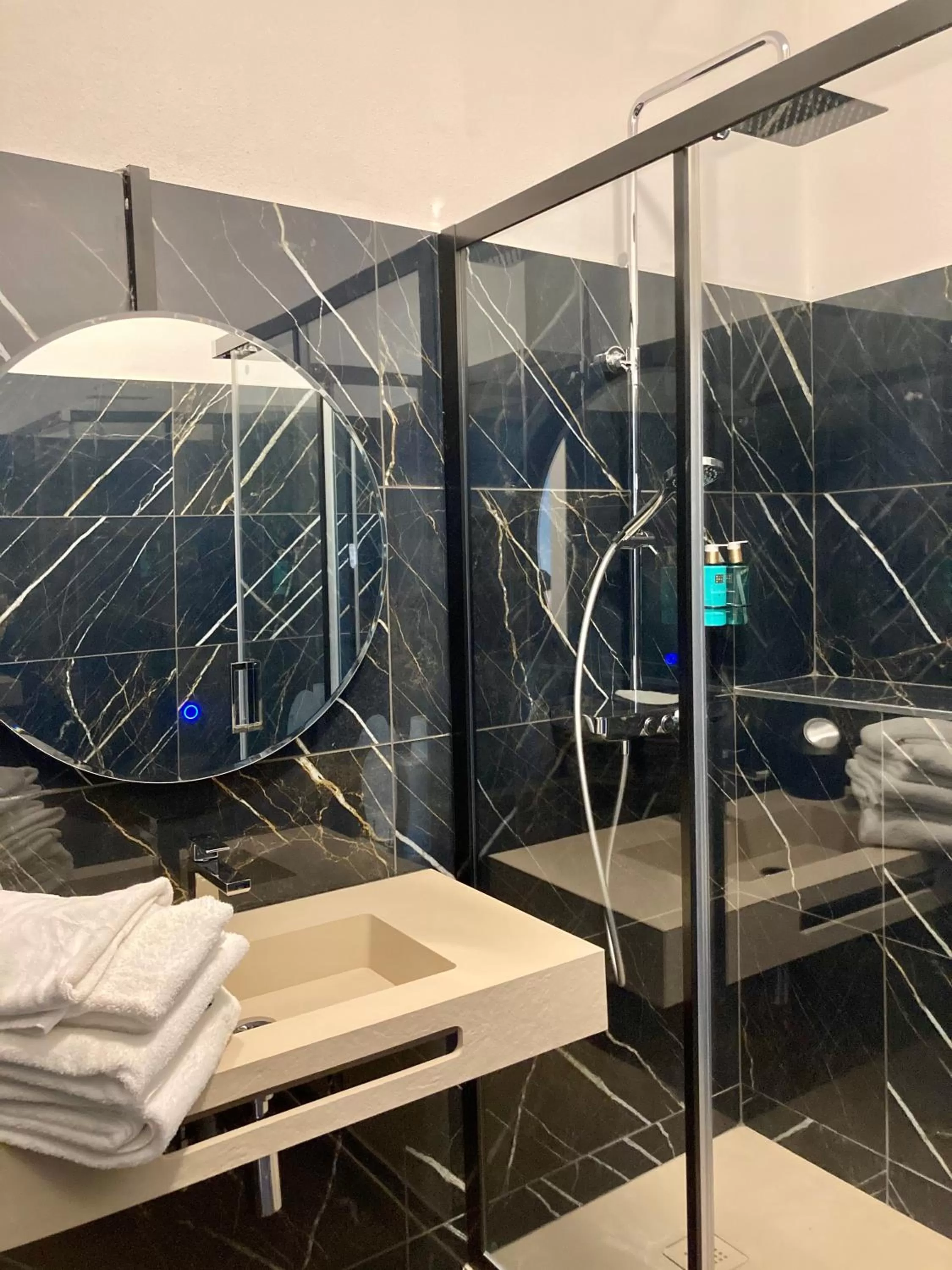 Bathroom in Le Sakura