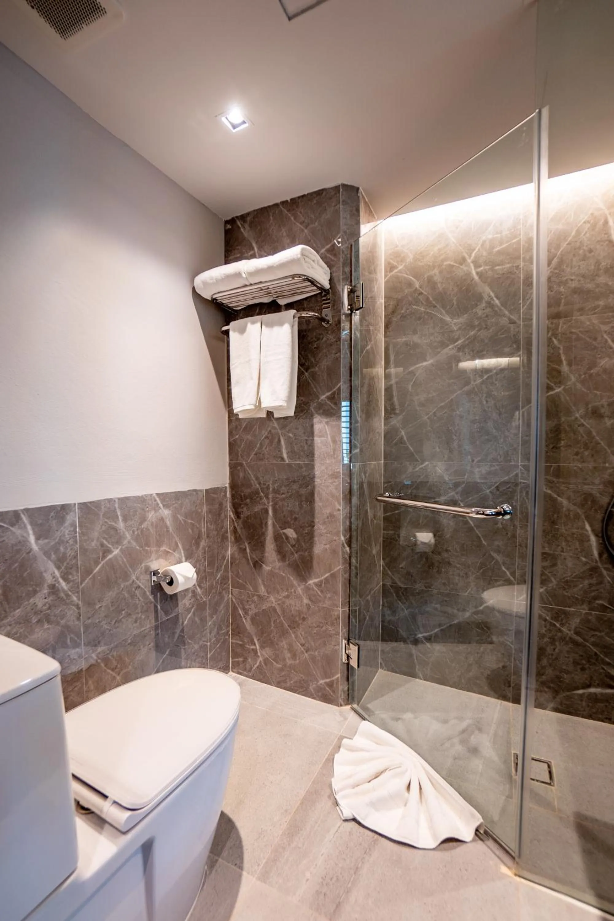 Bathroom in The Grand Riverside Hotel