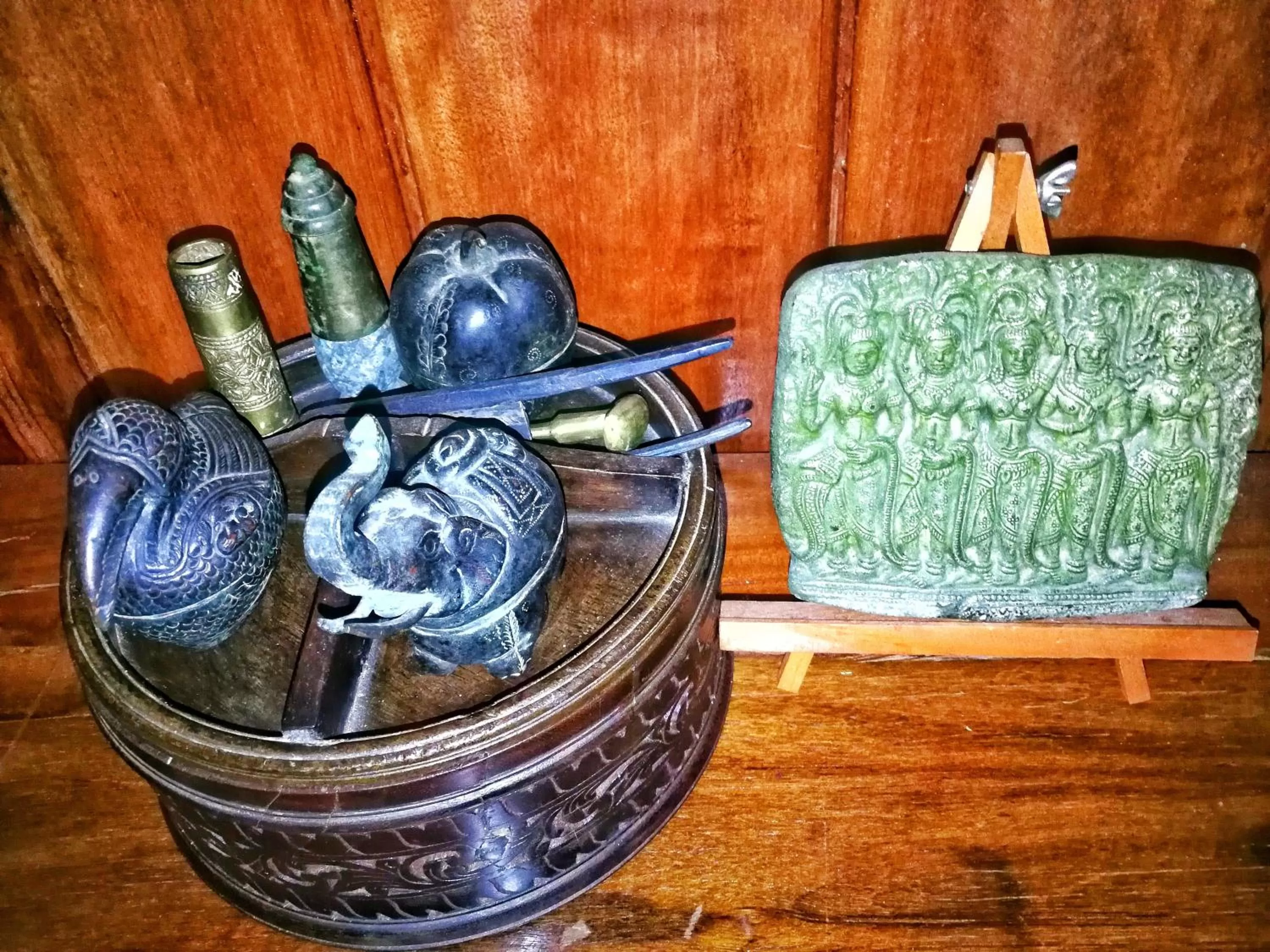 Bed in Maison Model d'Angkor