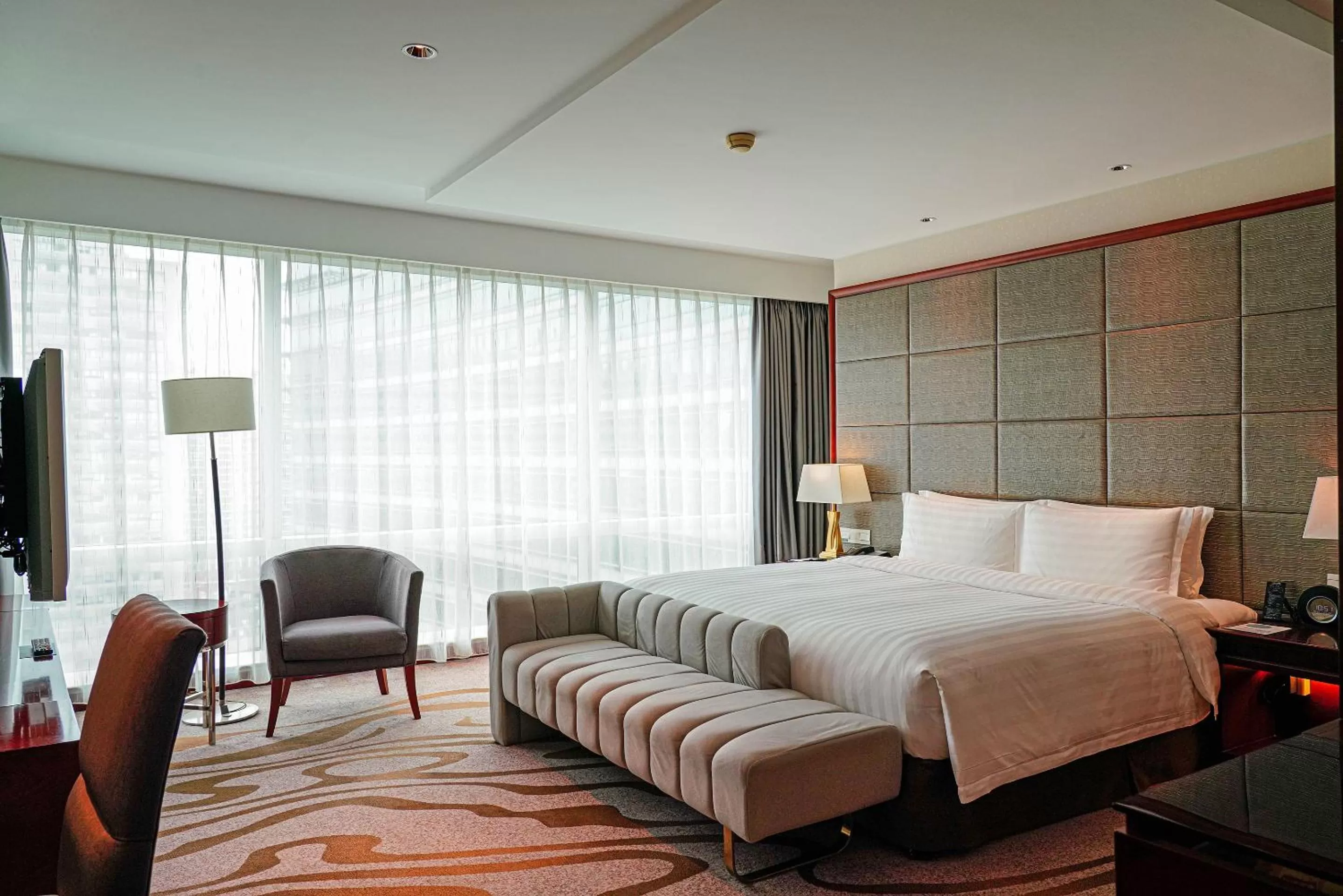 Bedroom, Bed in Pullman Shanghai Central