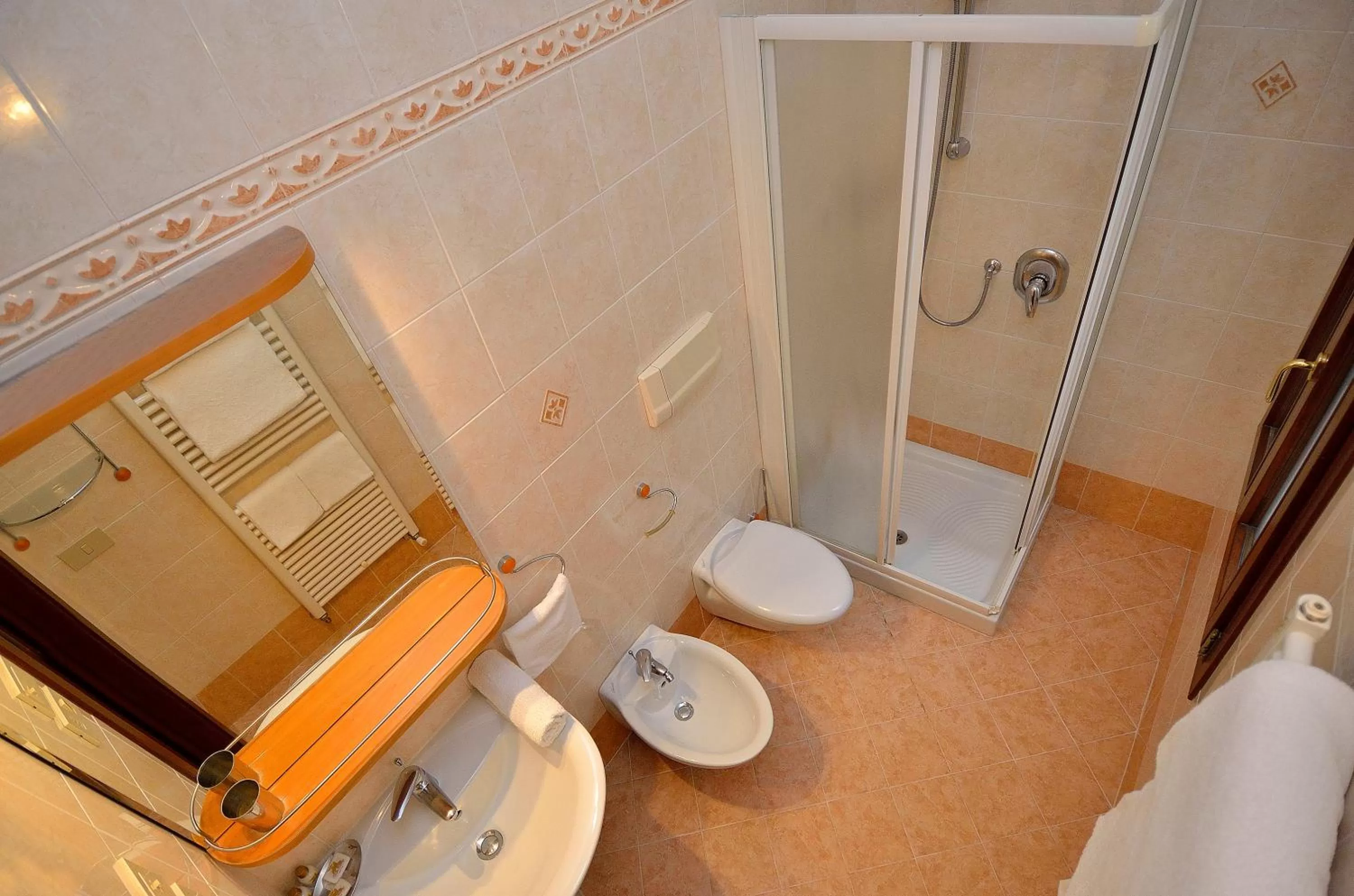 Bathroom in Cà Del Modena Room only