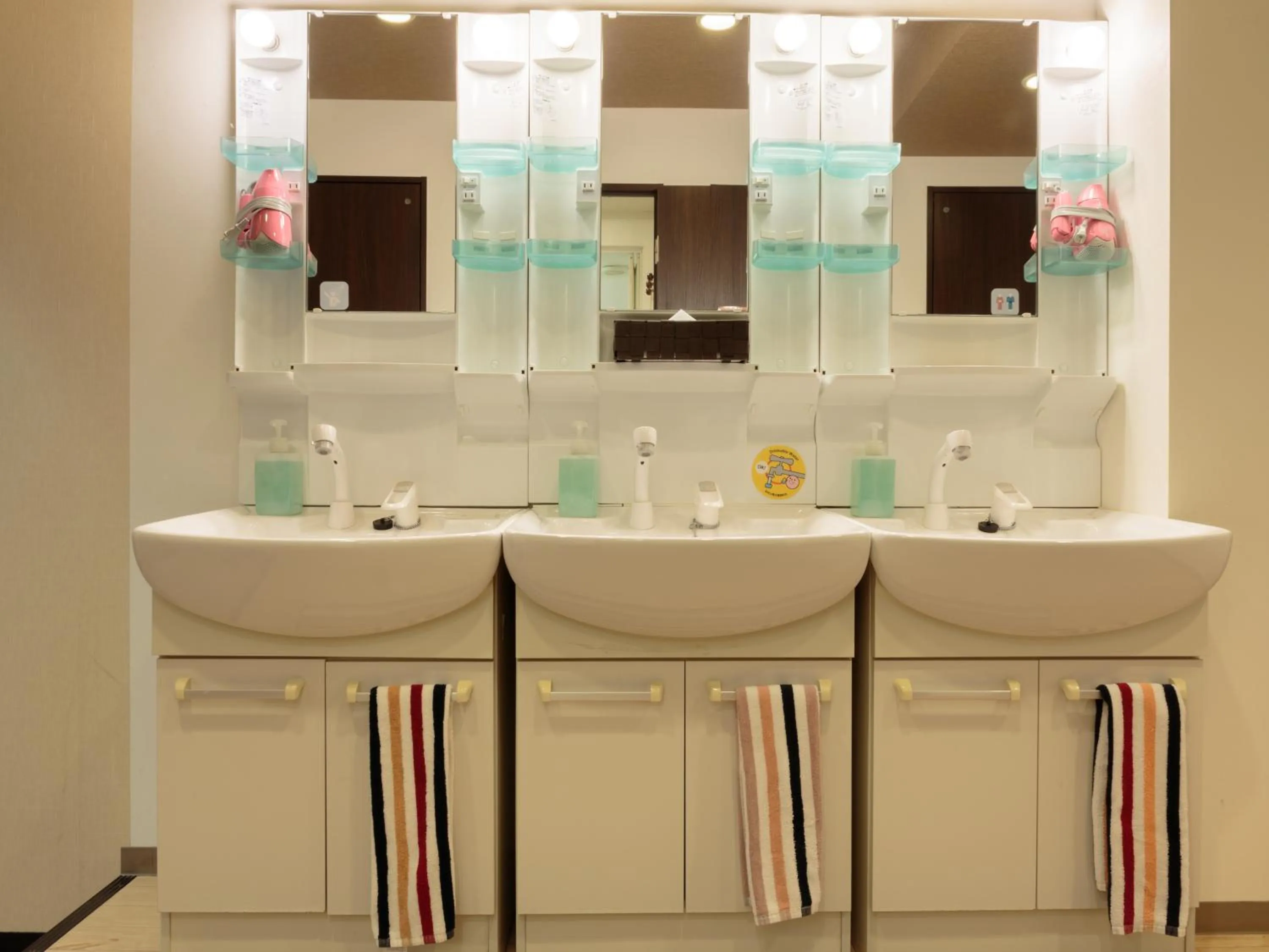 Area and facilities in Kyoto Hana Hostel