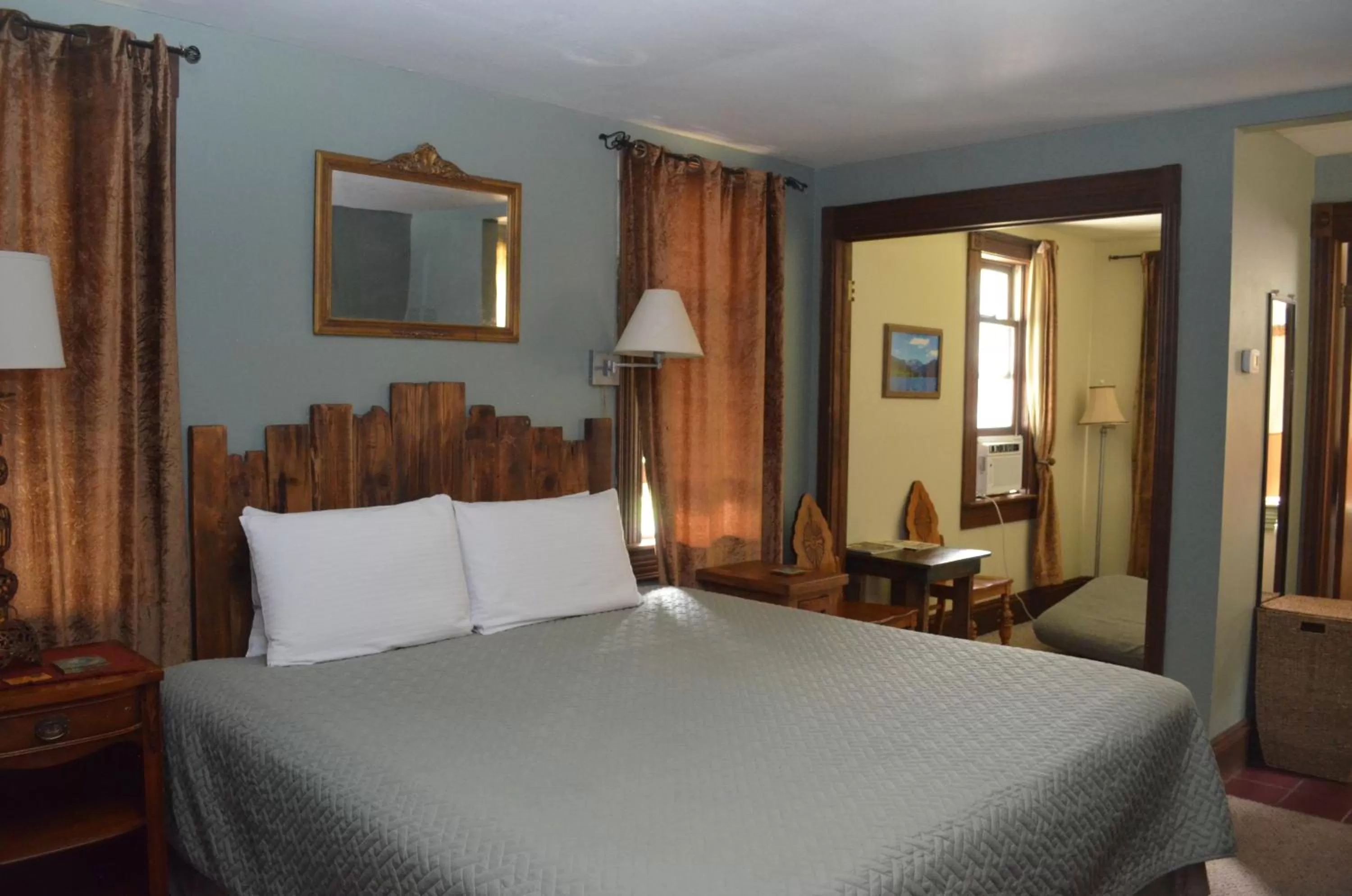 Bedroom, Bed in The Ouray Main Street Inn