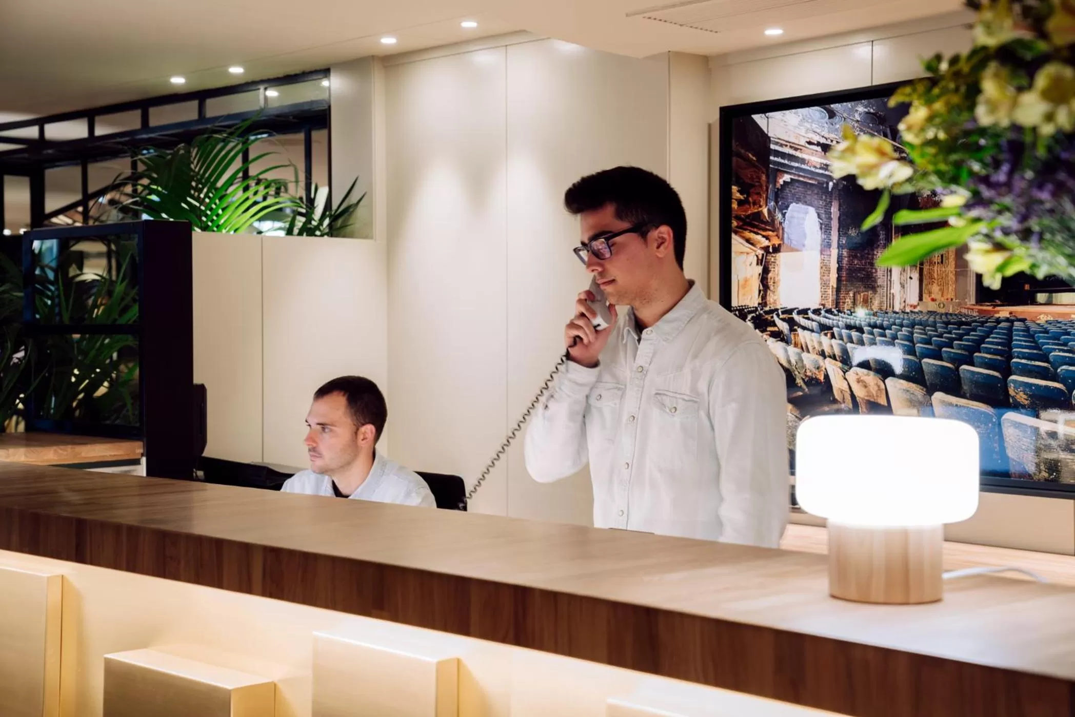 Staff in Chic & Basic Velvet