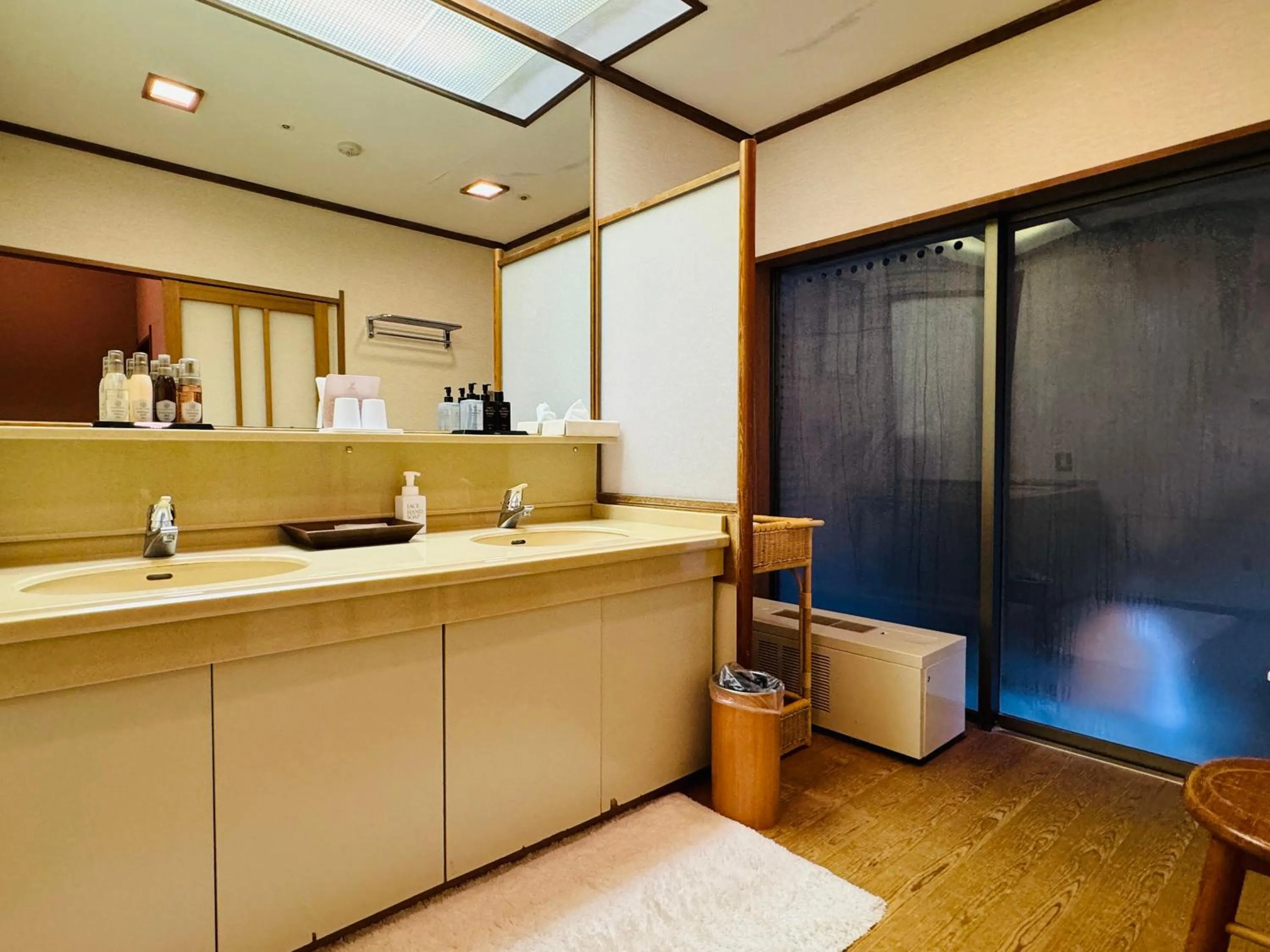 Bathroom in Ryuguden