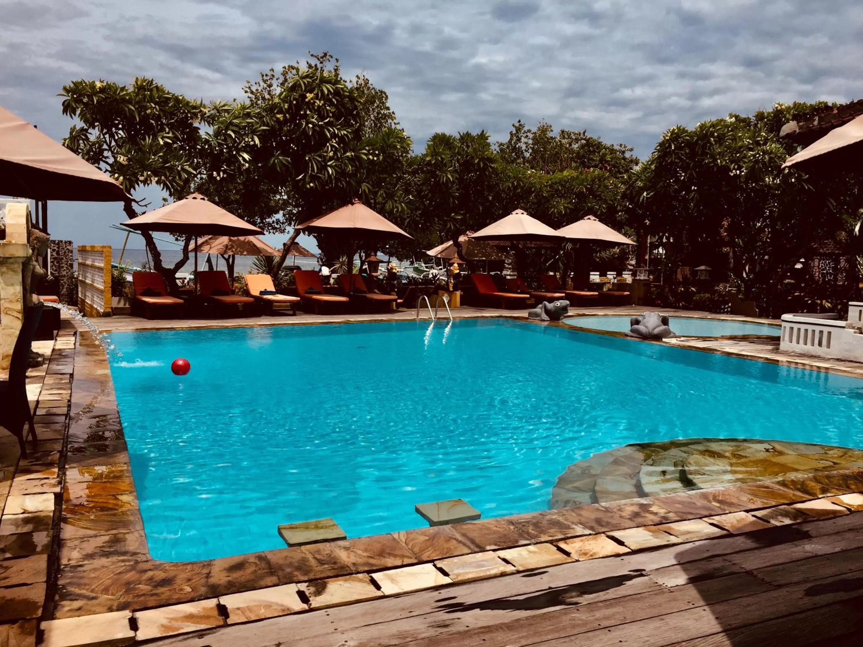 Swimming pool in Bali Taman Beach Resort & Spa Lovina