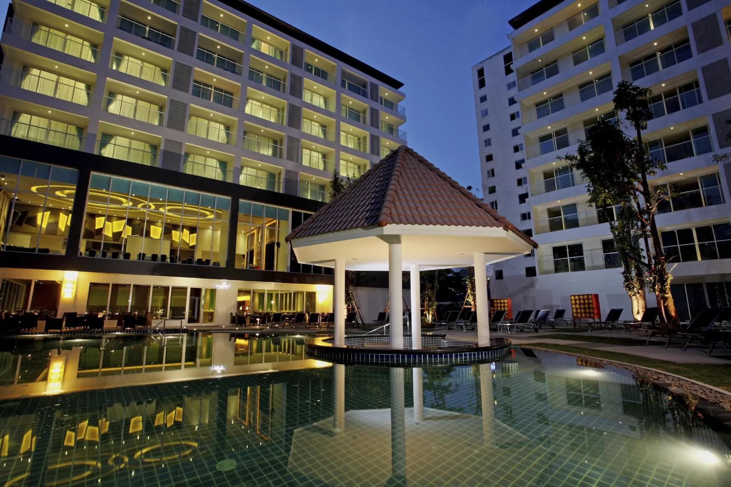 Swimming pool in Centara Pattaya Hotel