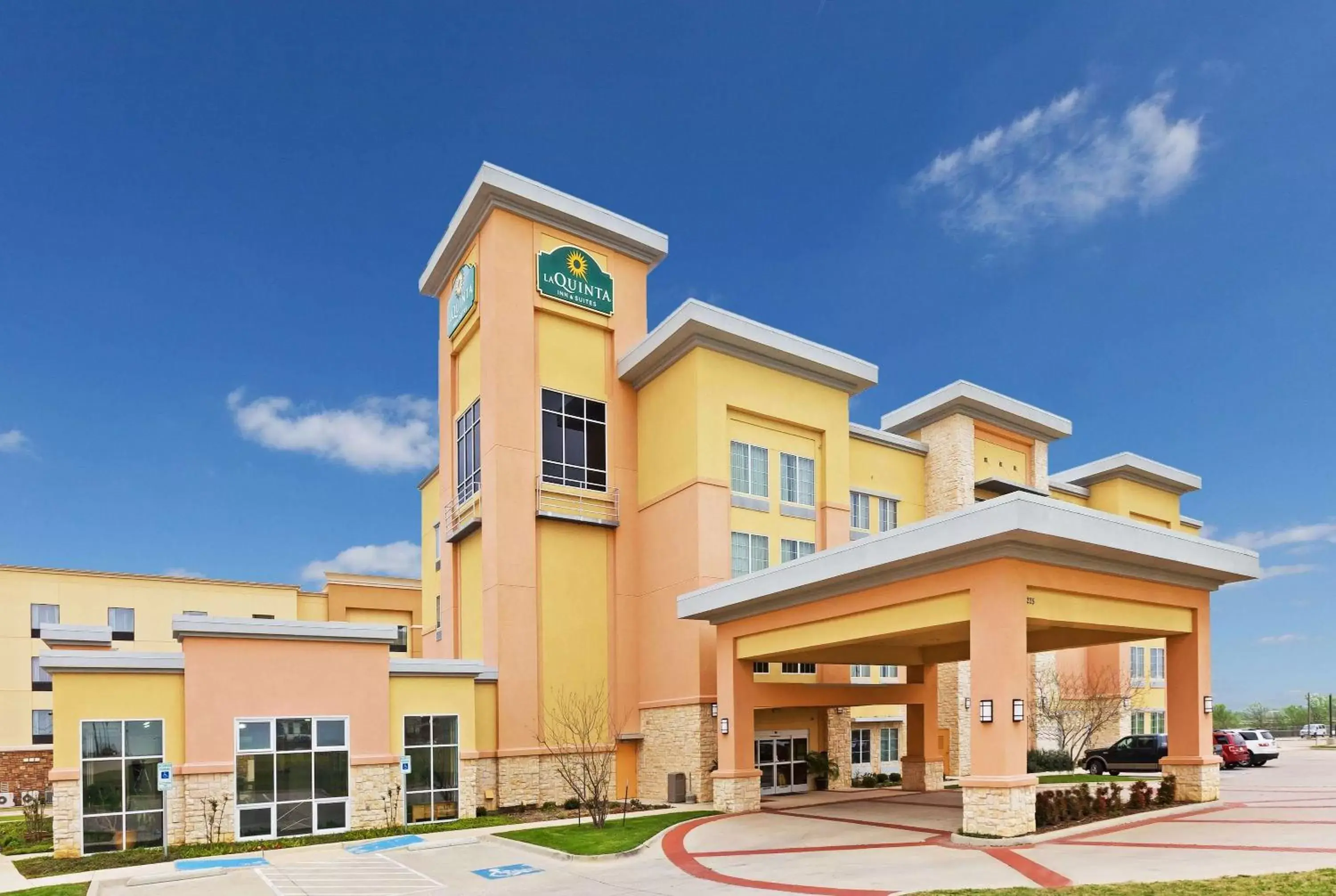 La Quinta Inn & Suites by Wyndham Ft Worth-Burleson La Quinta Inn & Suites by Wyndham Ft Worth-Burleson