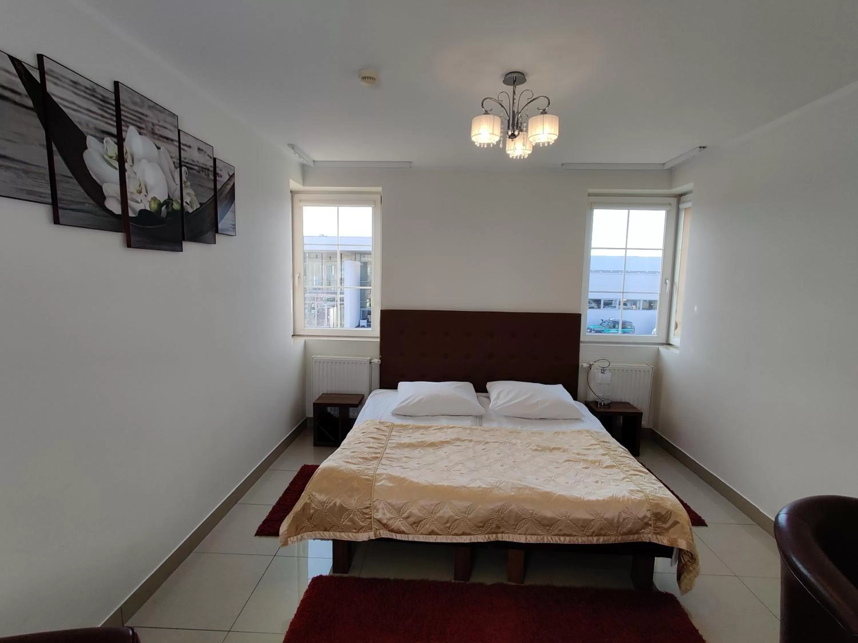 Photo of the whole room, Bed in Belweder