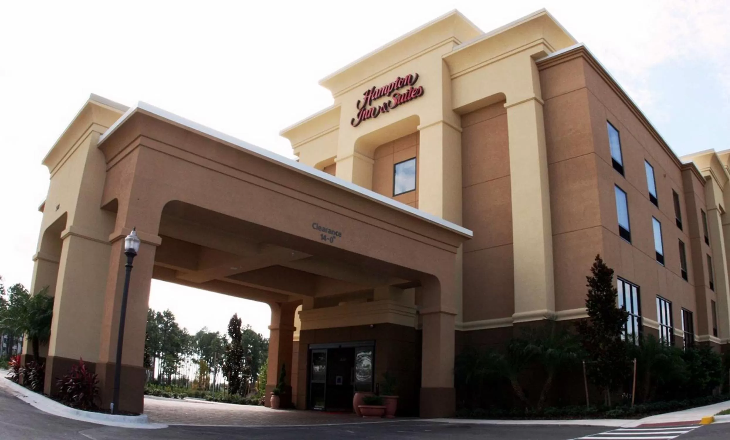 Property building in Hampton Inn & Suites Orlando-John Young Parkway/South Park