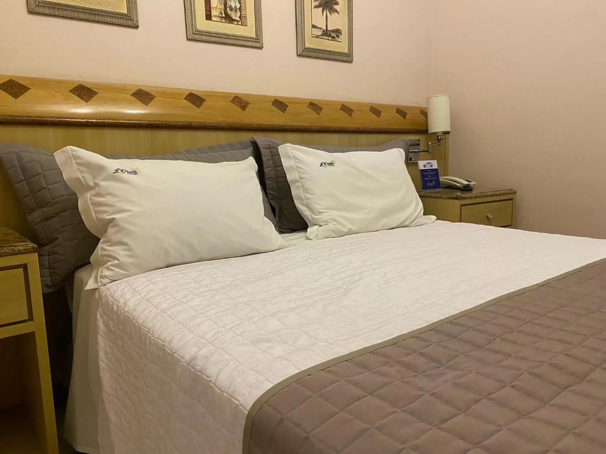 Bed in L'Opera Hotel