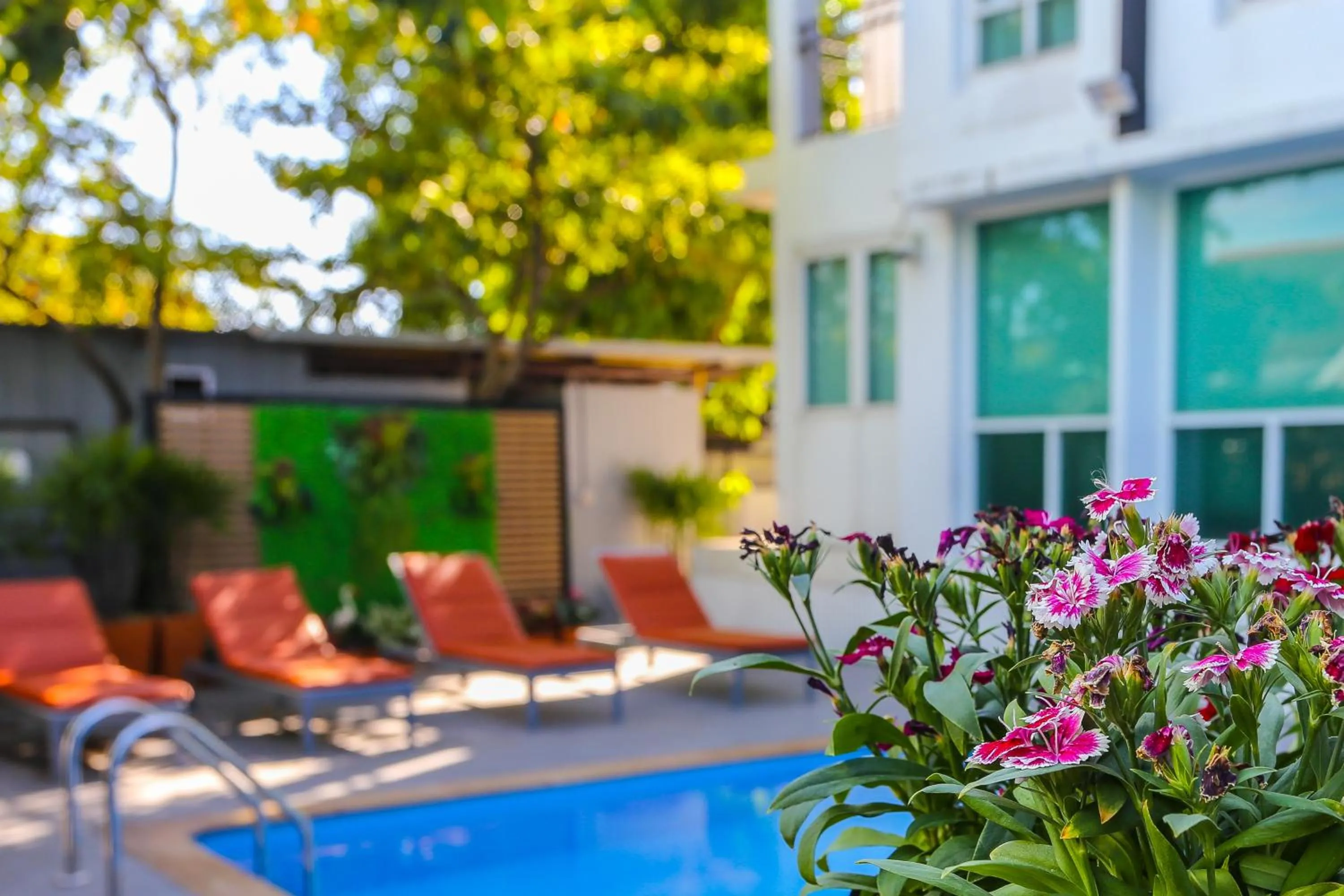 Garden in Crystal Suites Suvarnbhumi Airport