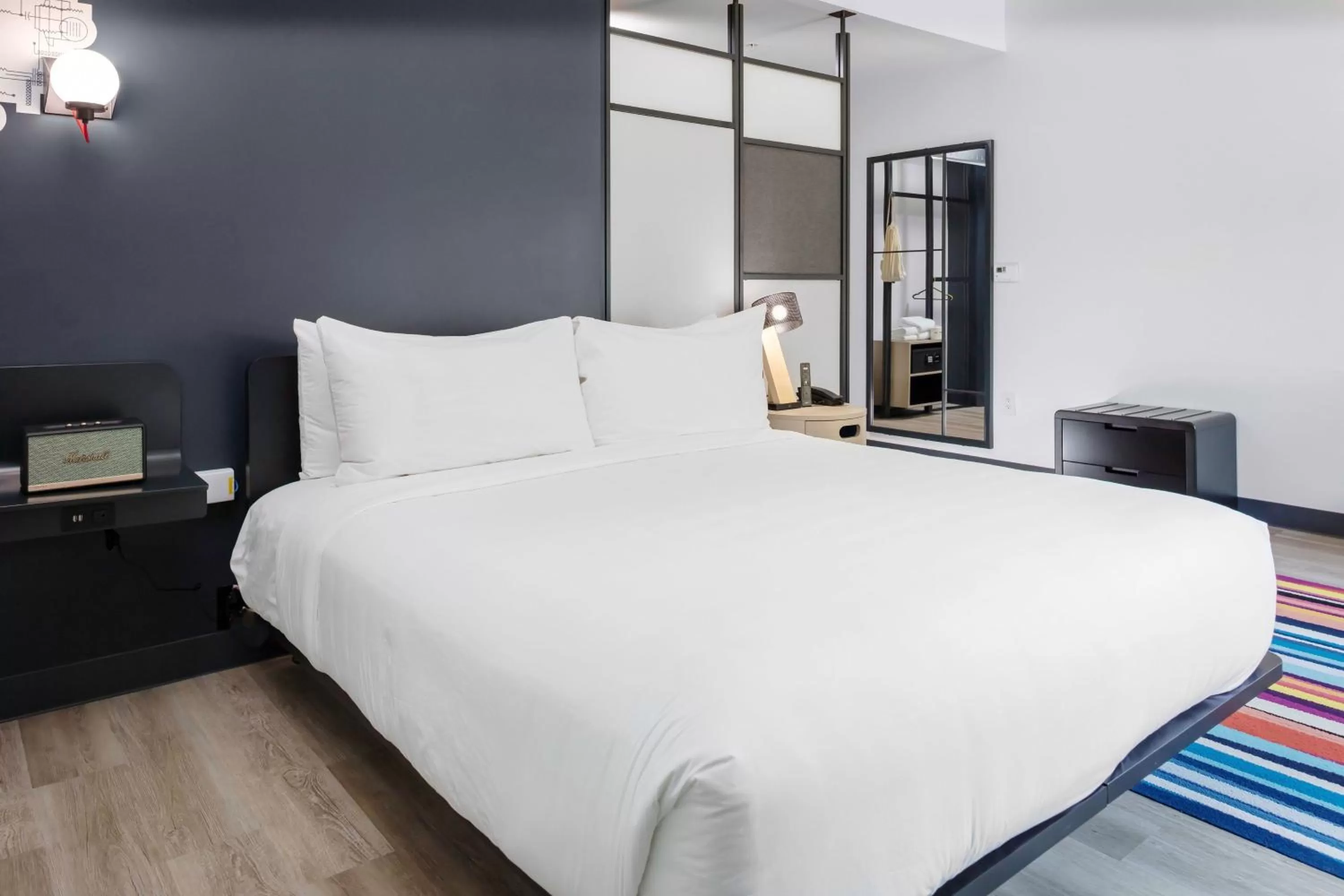 Photo of the whole room, Bed in Aloft Orlando Lake Buena Vista