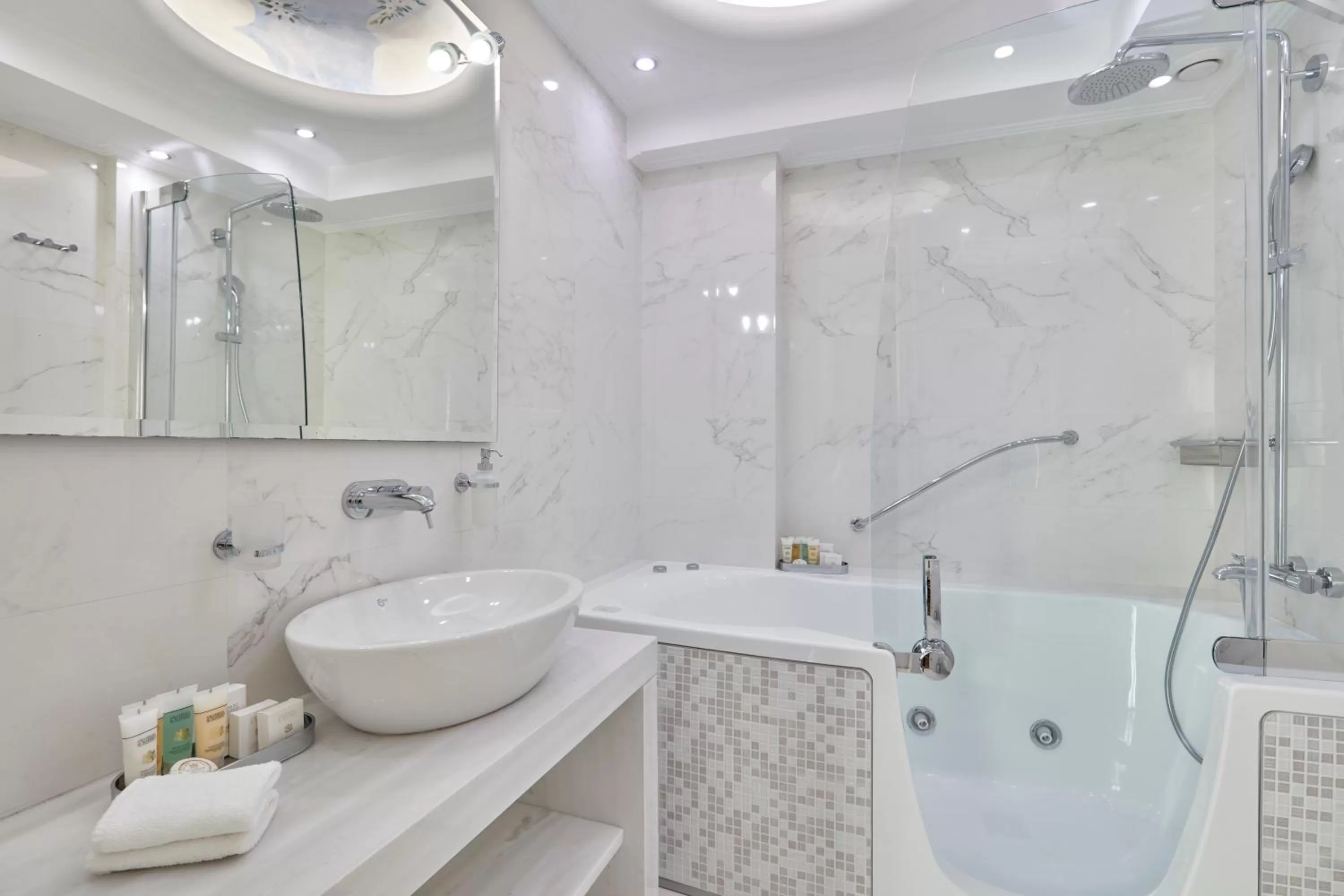 Shower in Ava Hotel and Suites