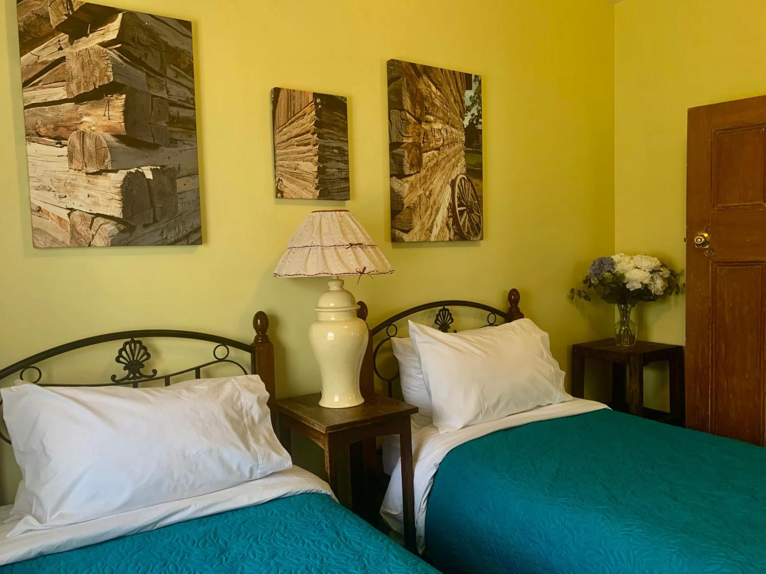 Bedroom, Bed in Karamana Homestead (1872)