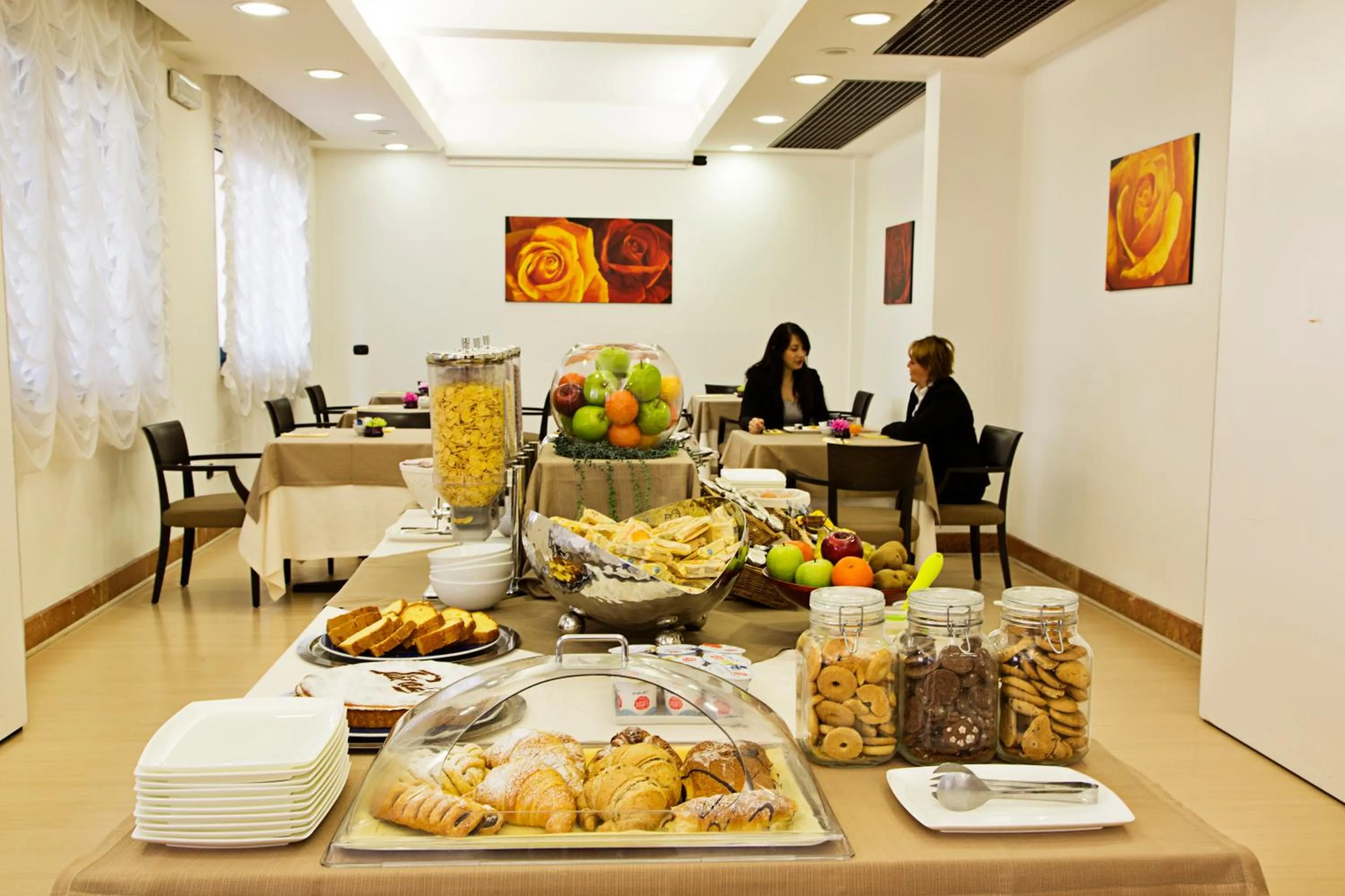 Buffet breakfast in Hotel Palace 2000