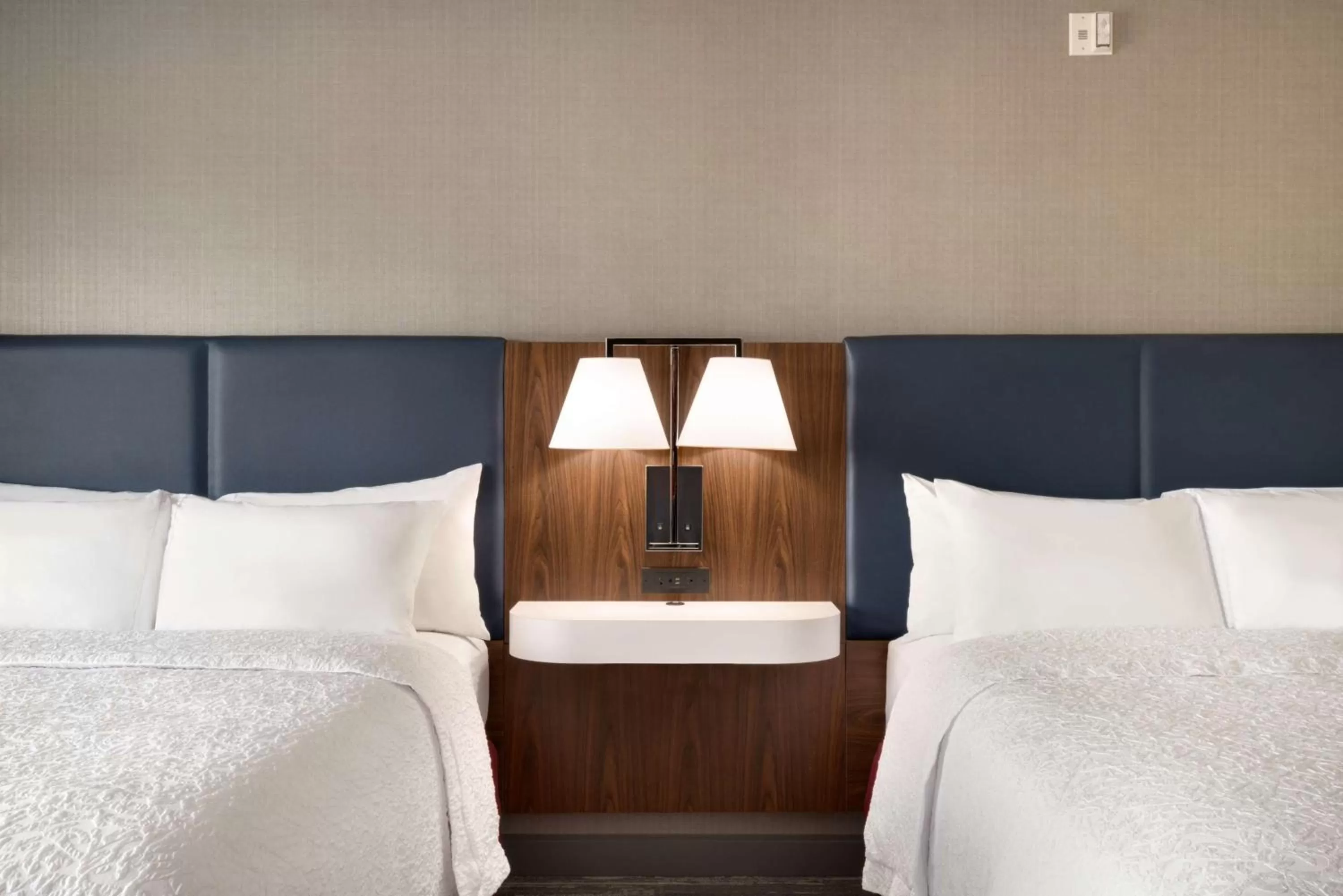 Bed in Hampton Inn & Suites Norman-Conference Center Area, Ok