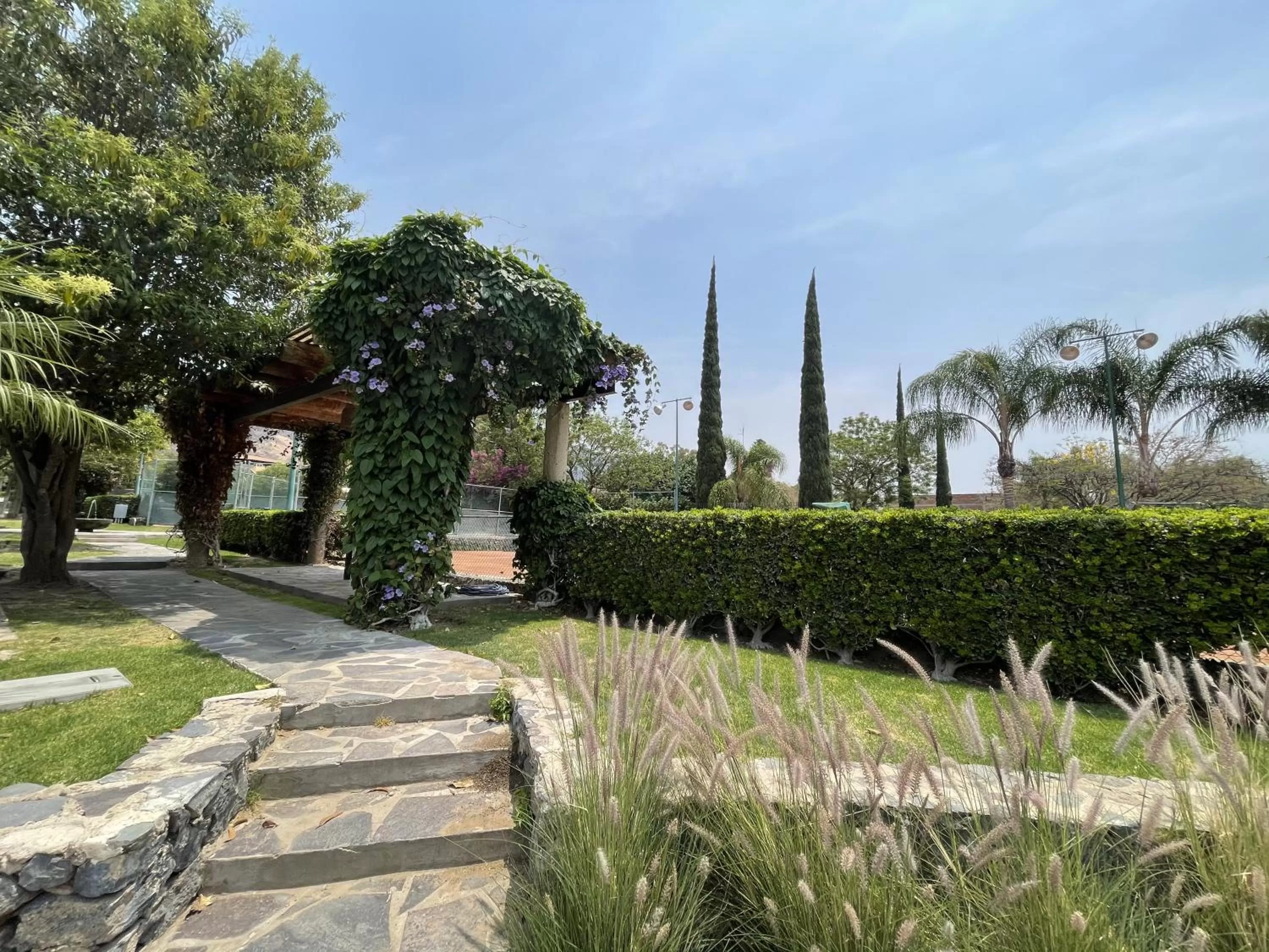 Tennis court in La Reserva Chapala