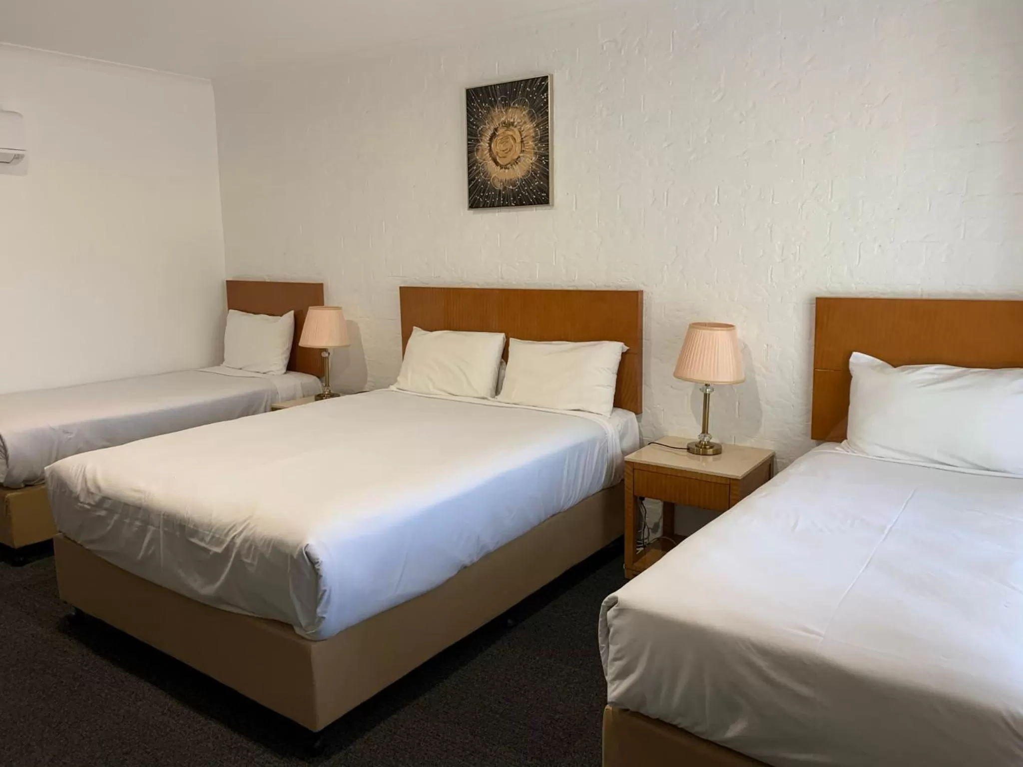 Bedroom, Bed in Swaggers Motor Inn