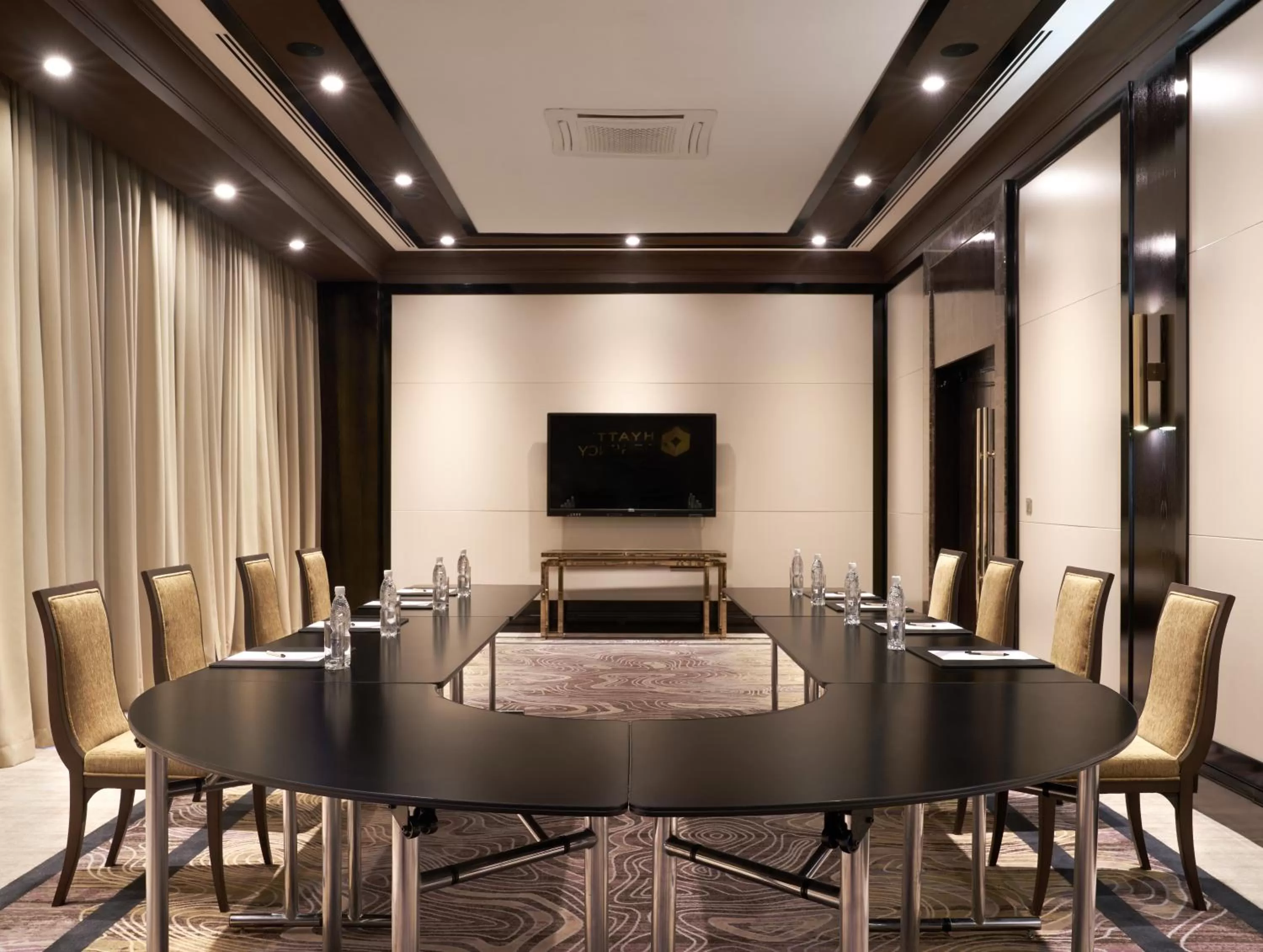 Business facilities in Hyatt Regency Bishkek