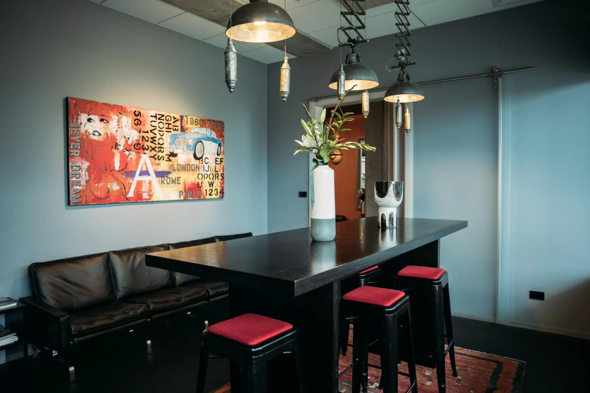 Library in King and Queen Hotel Suites