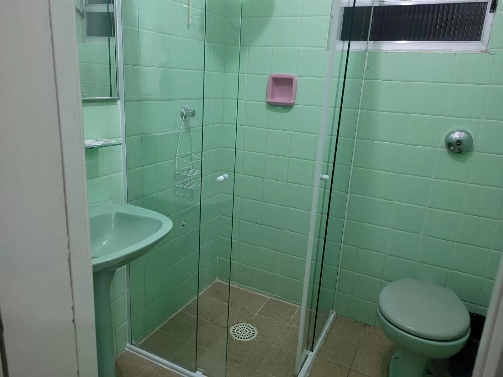 Shower, Bathroom in Taufik Hotel