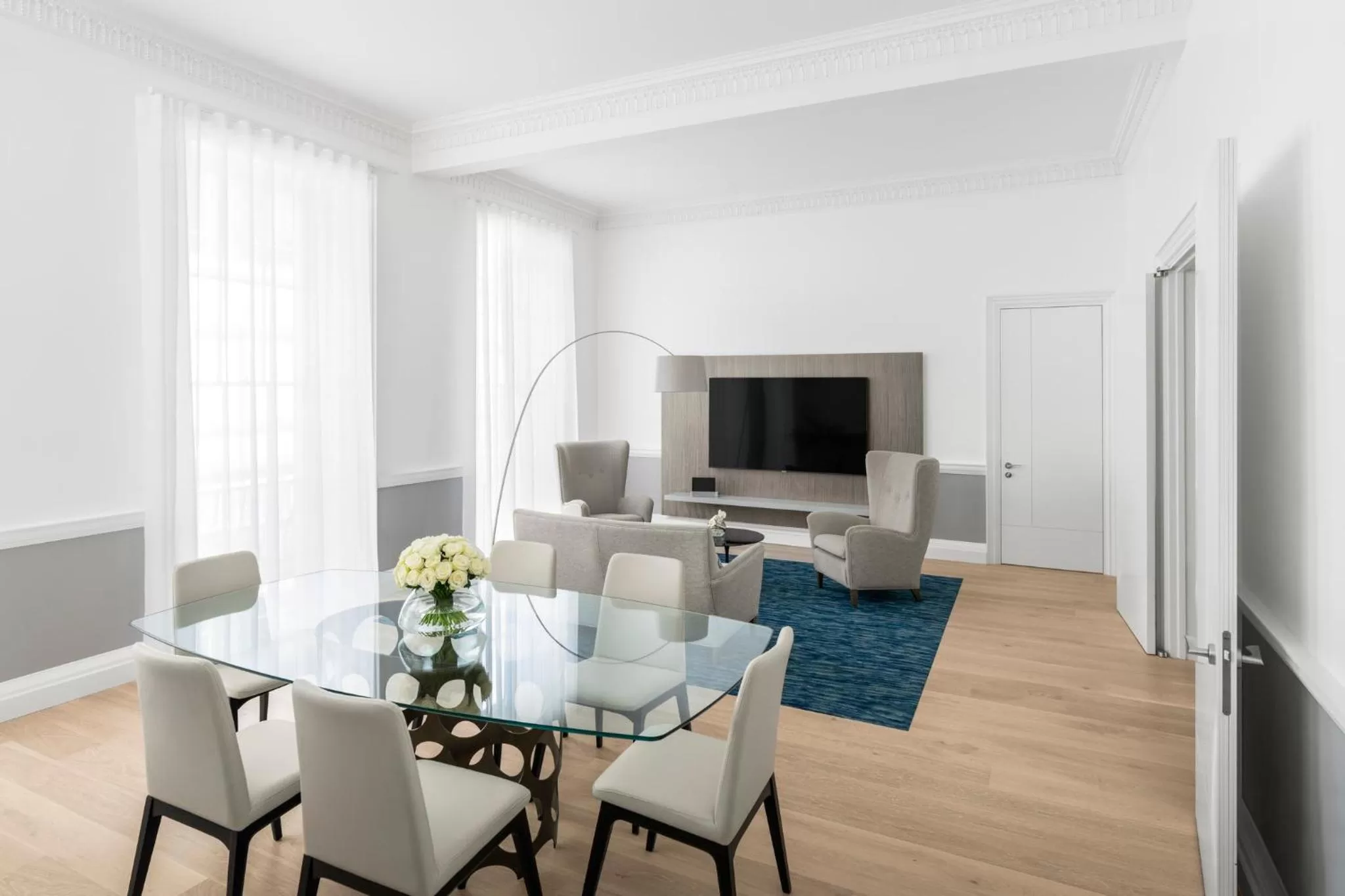 Photo of the whole room in COMO Metropolitan London