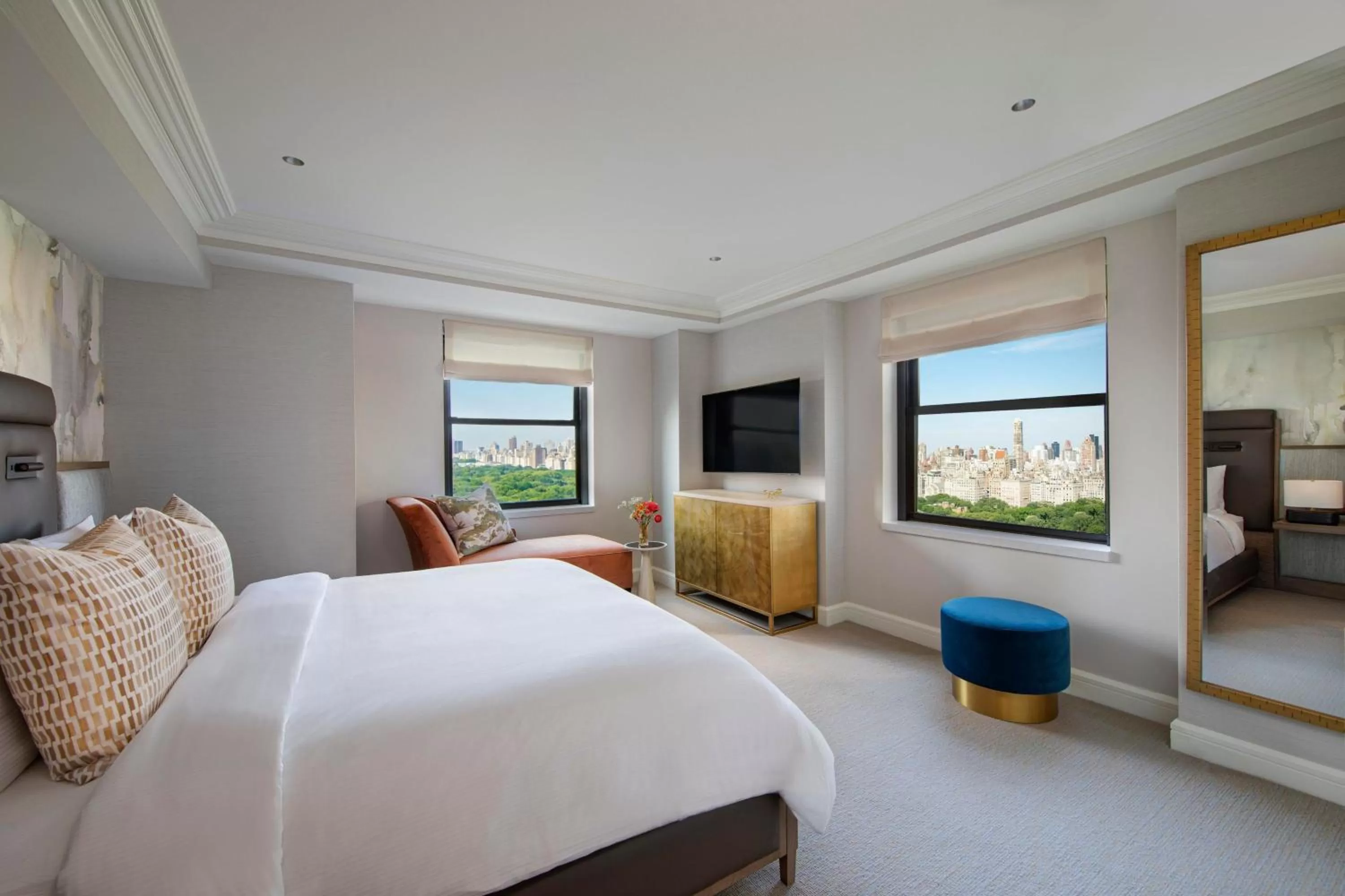 Bedroom, Bed in JW Marriott Essex House New York