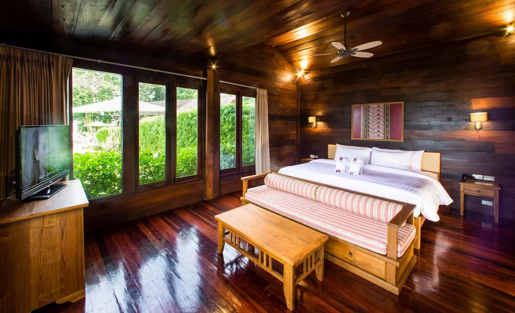 Photo of the whole room, Bed in GajaPuri Resort Koh Chang