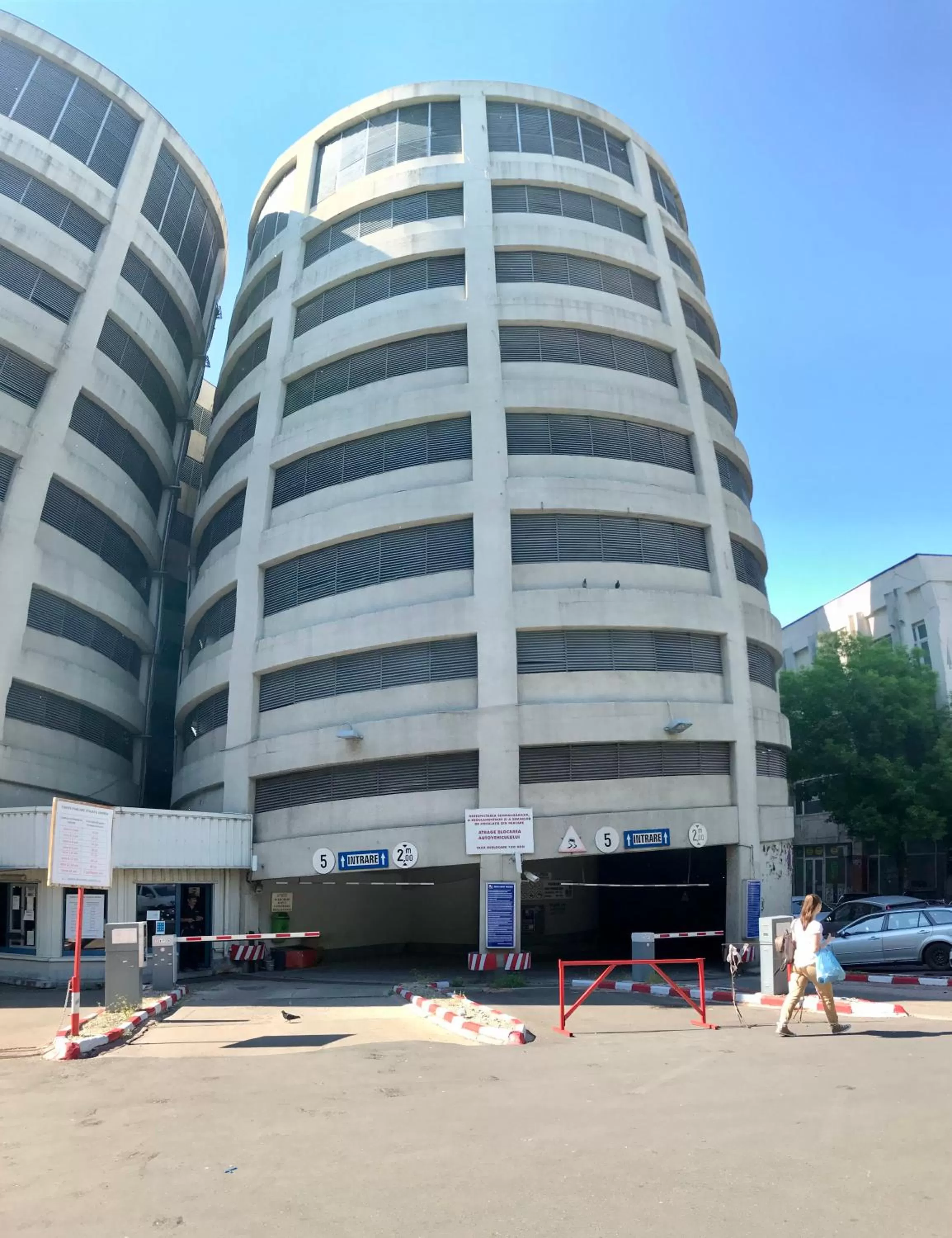 Parking in New Era Hotel Old Town Party Zone Bucharest- parking with fee nearby - NOT at the hotel !