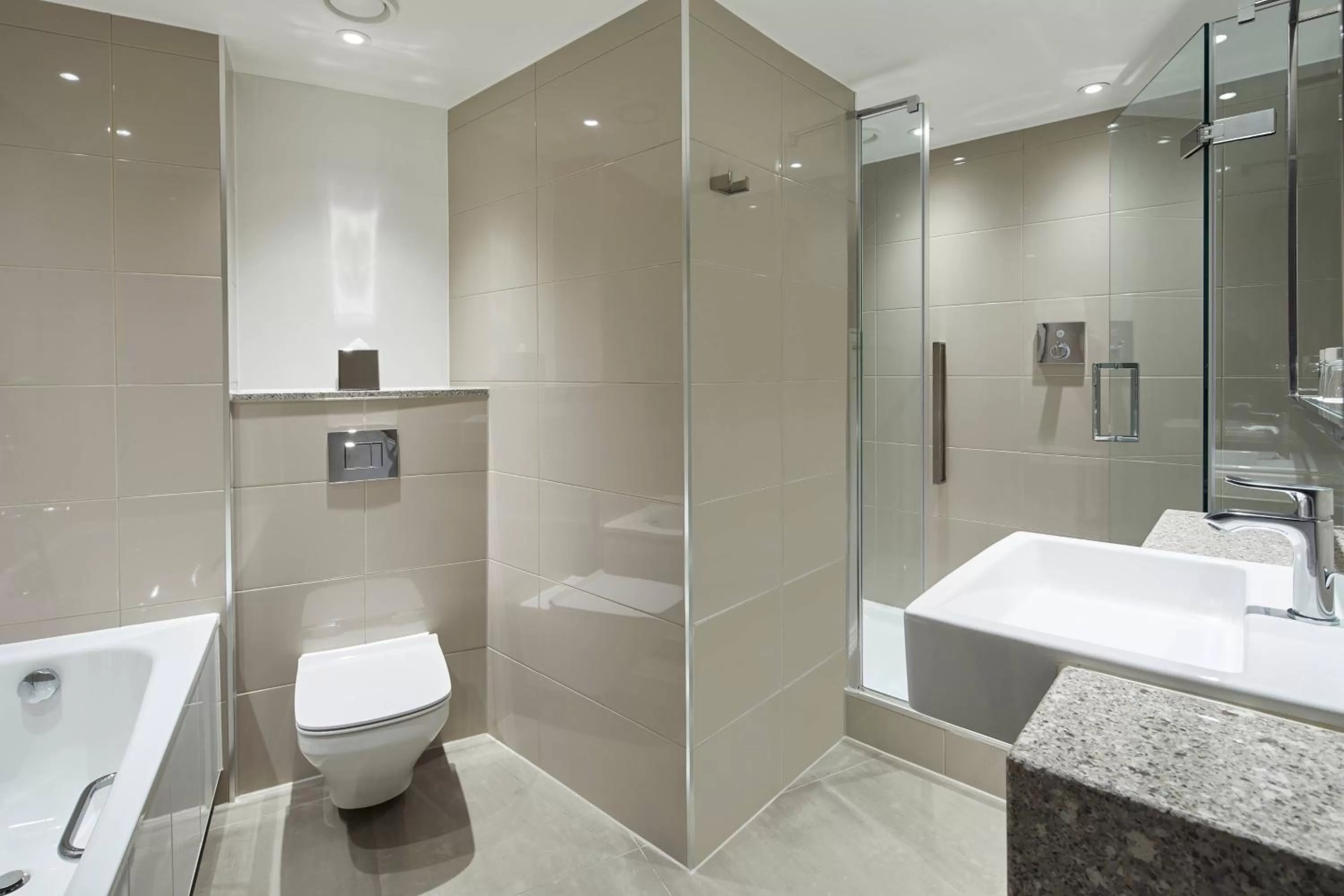 Bathroom in London Marriott Maida Vale