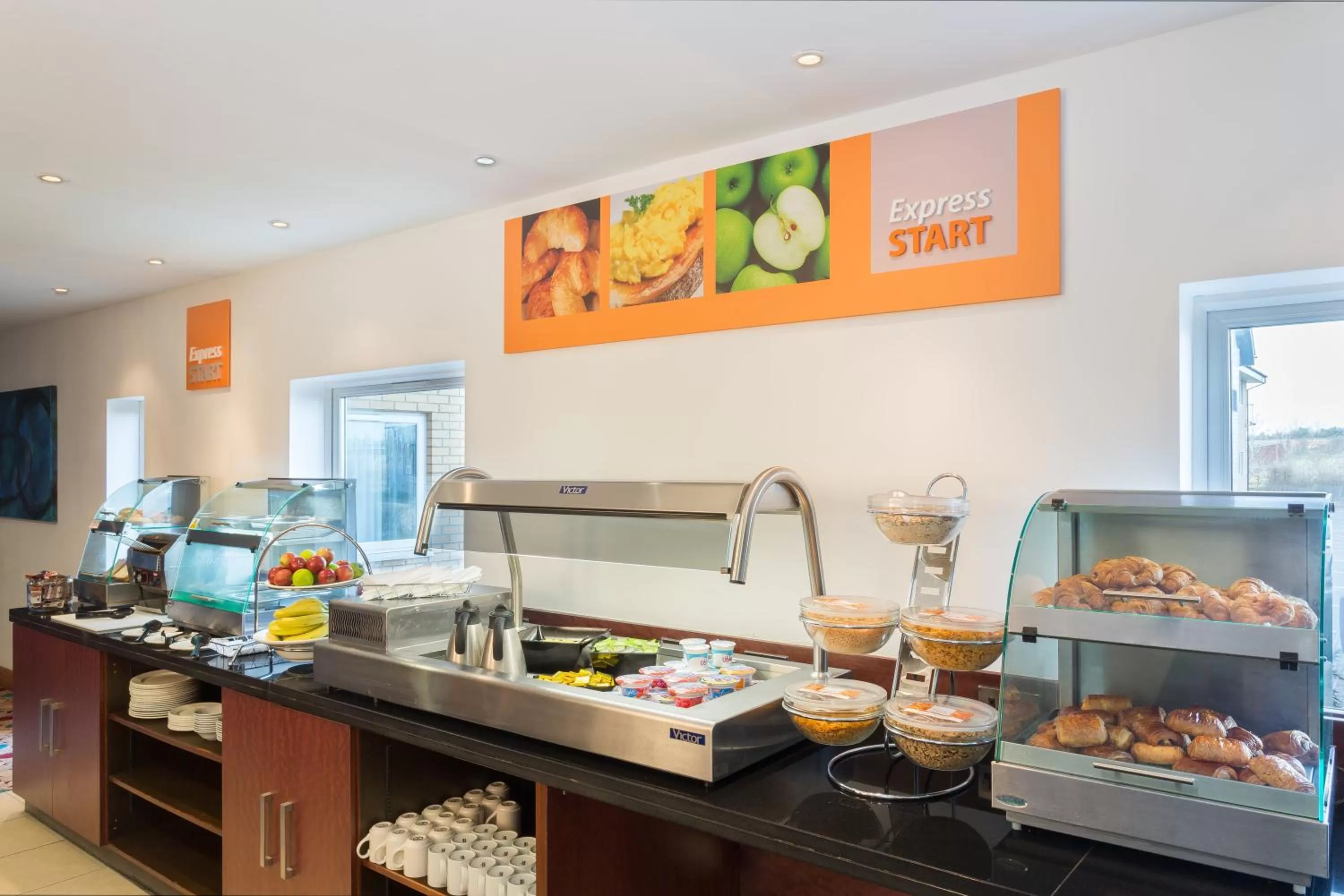 Restaurant/places to eat in Holiday Inn Express Braintree by IHG