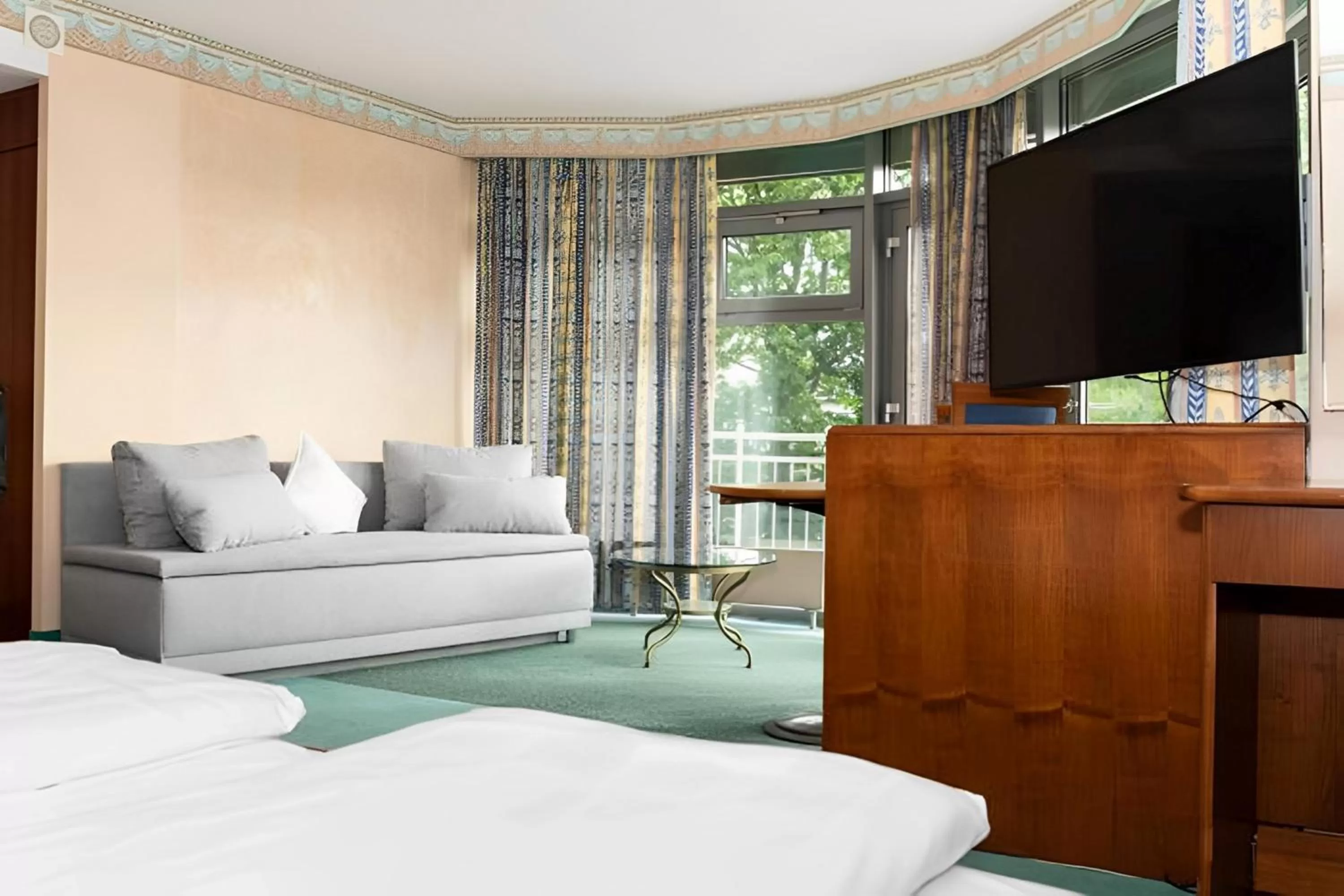 Seating area, Bed in Hotel Am Blauen Wunder