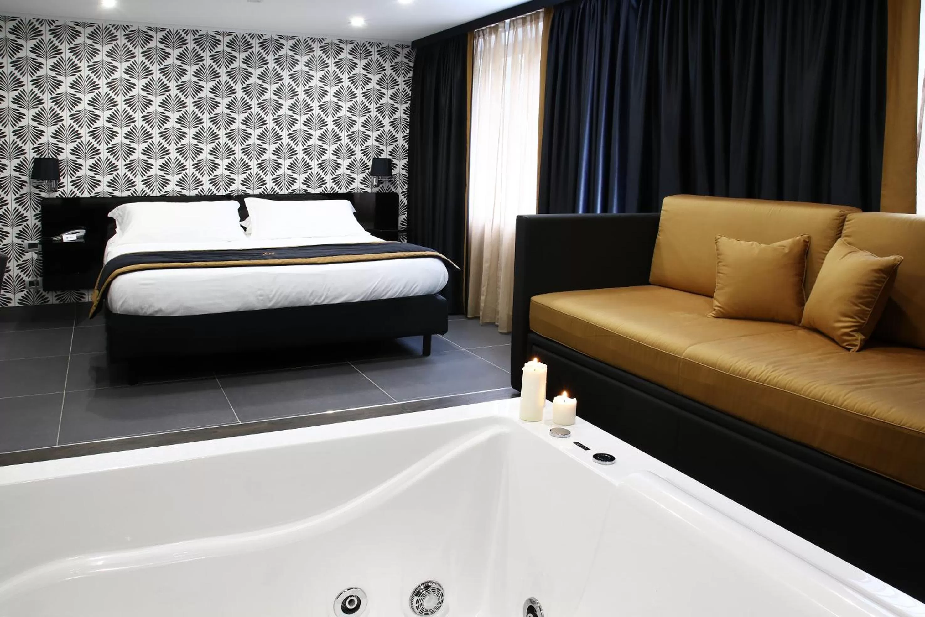 Photo of the whole room, Bed in Best Western JFK Hotel