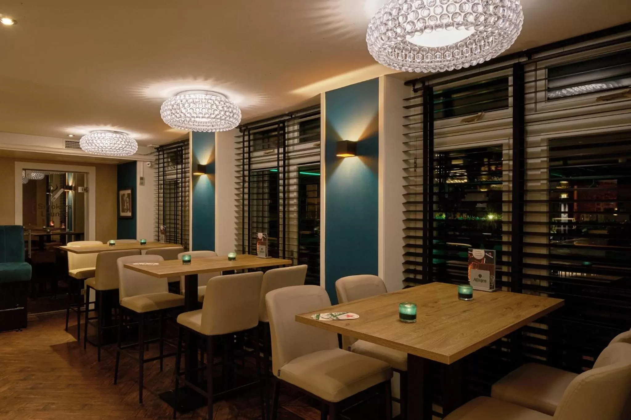 Restaurant/places to eat in Boutique Hotel Chariot - Amsterdam Schiphol Airport