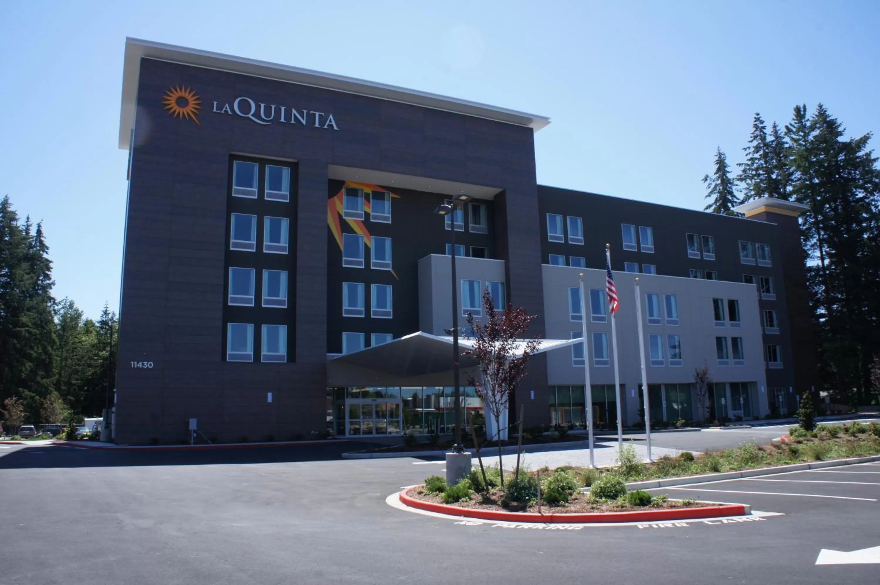 Facade/entrance in La Quinta Inn & Suites by Wyndham Marysville