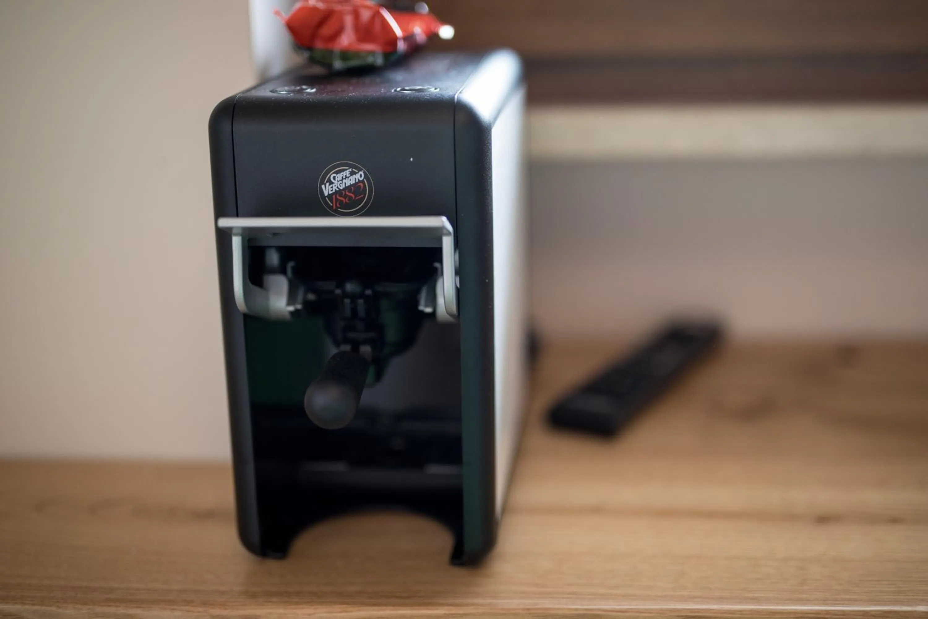 Coffee/tea facilities in Love & Fama Hotel